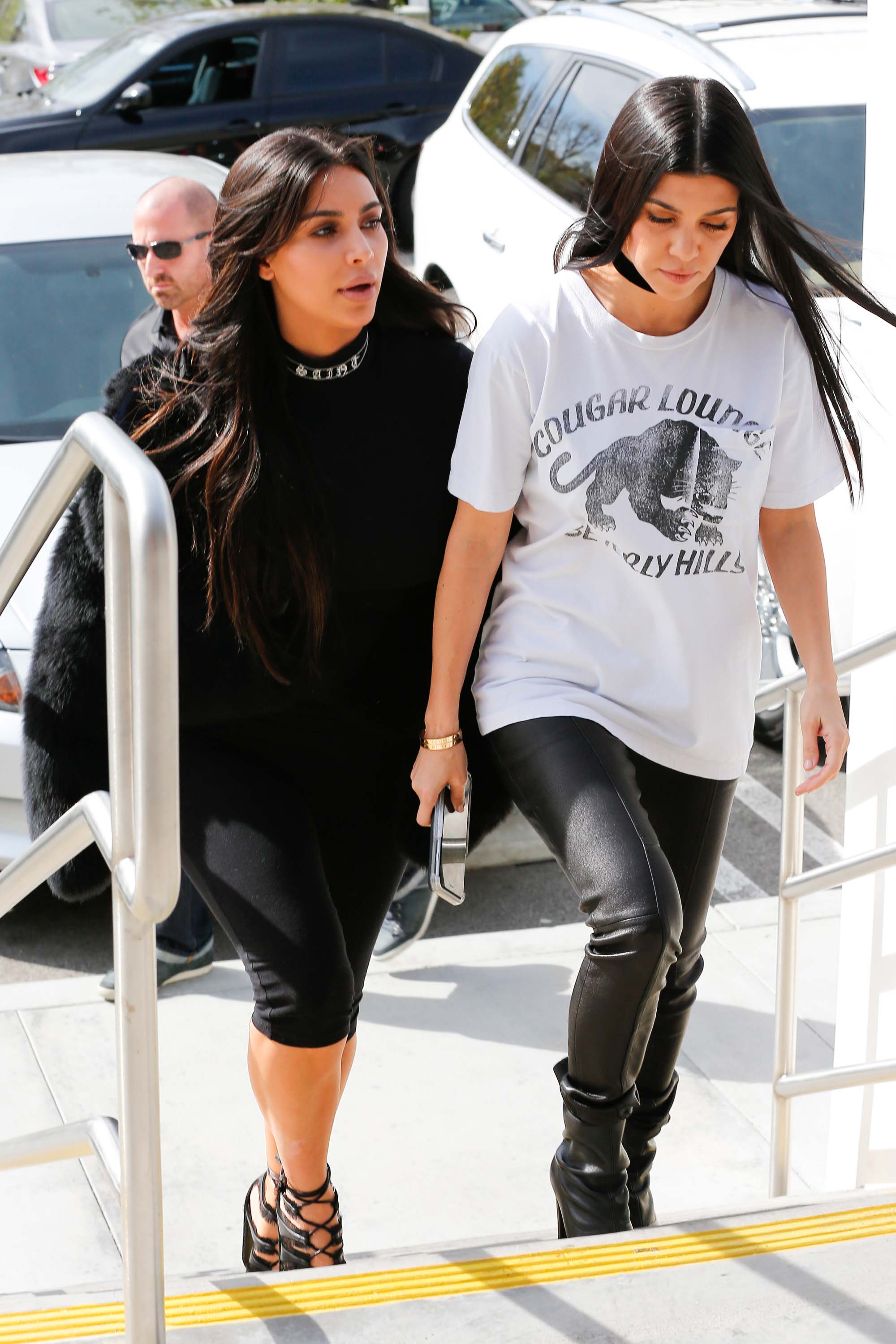 Kourtney Kardashian was seen with her sister Kim at Hugo’s Restaurant