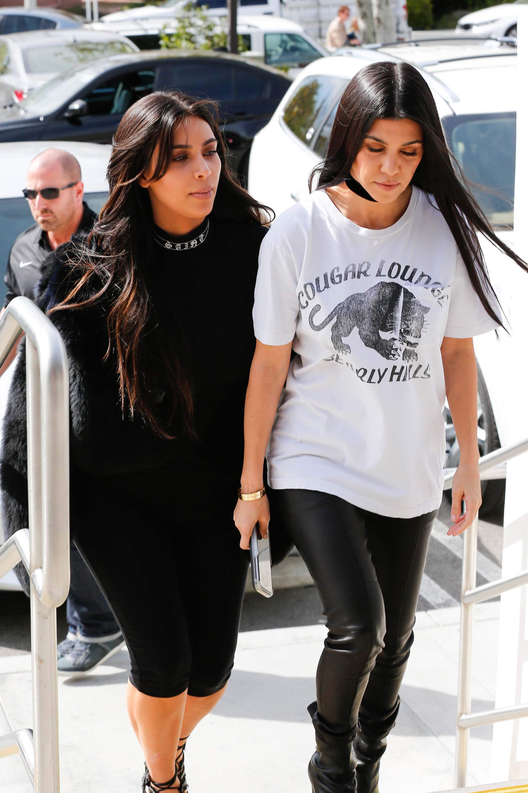 Kourtney Kardashian was seen with her sister Kim at Hugo’s Restaurant