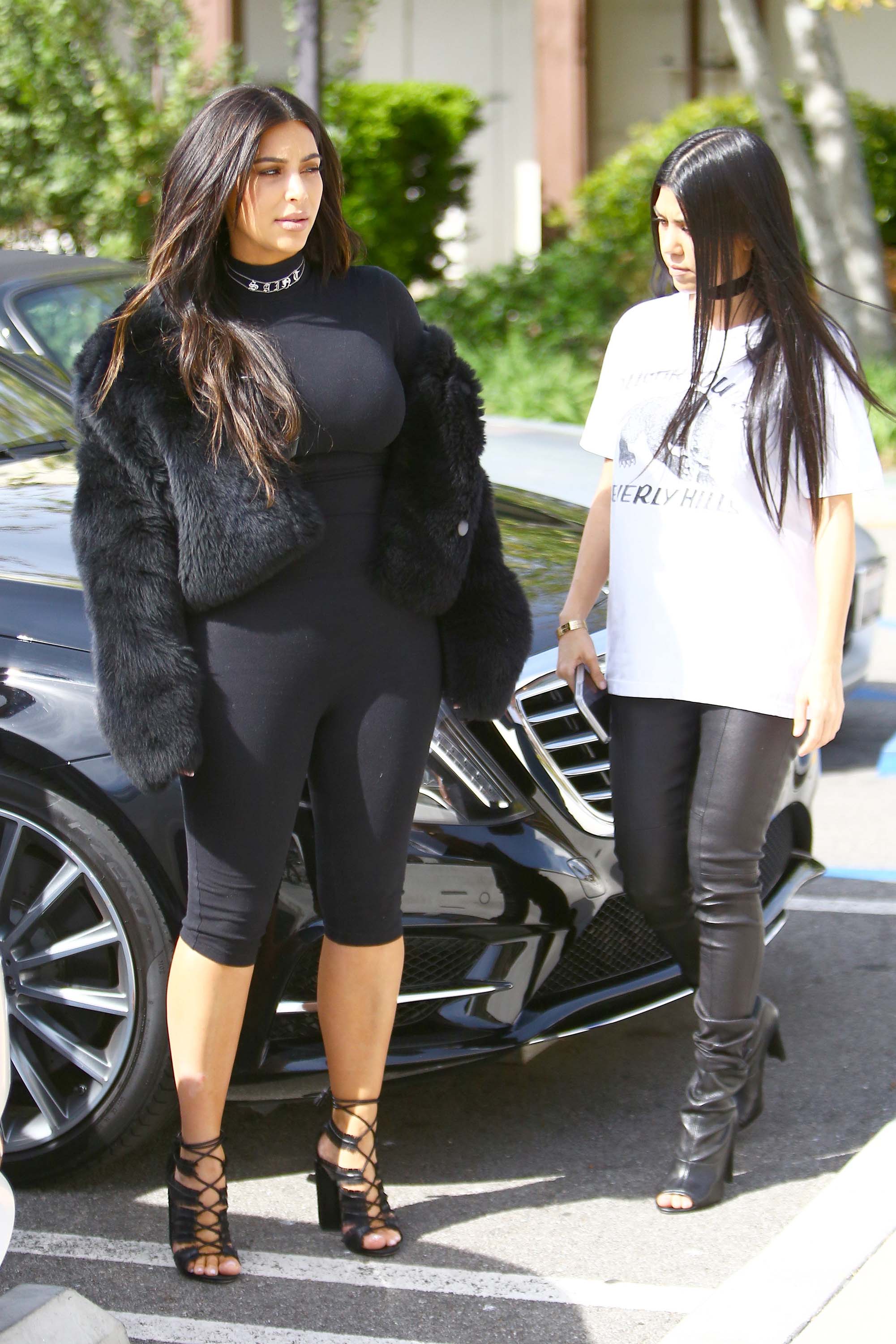 Kourtney Kardashian was seen with her sister Kim at Hugo’s Restaurant