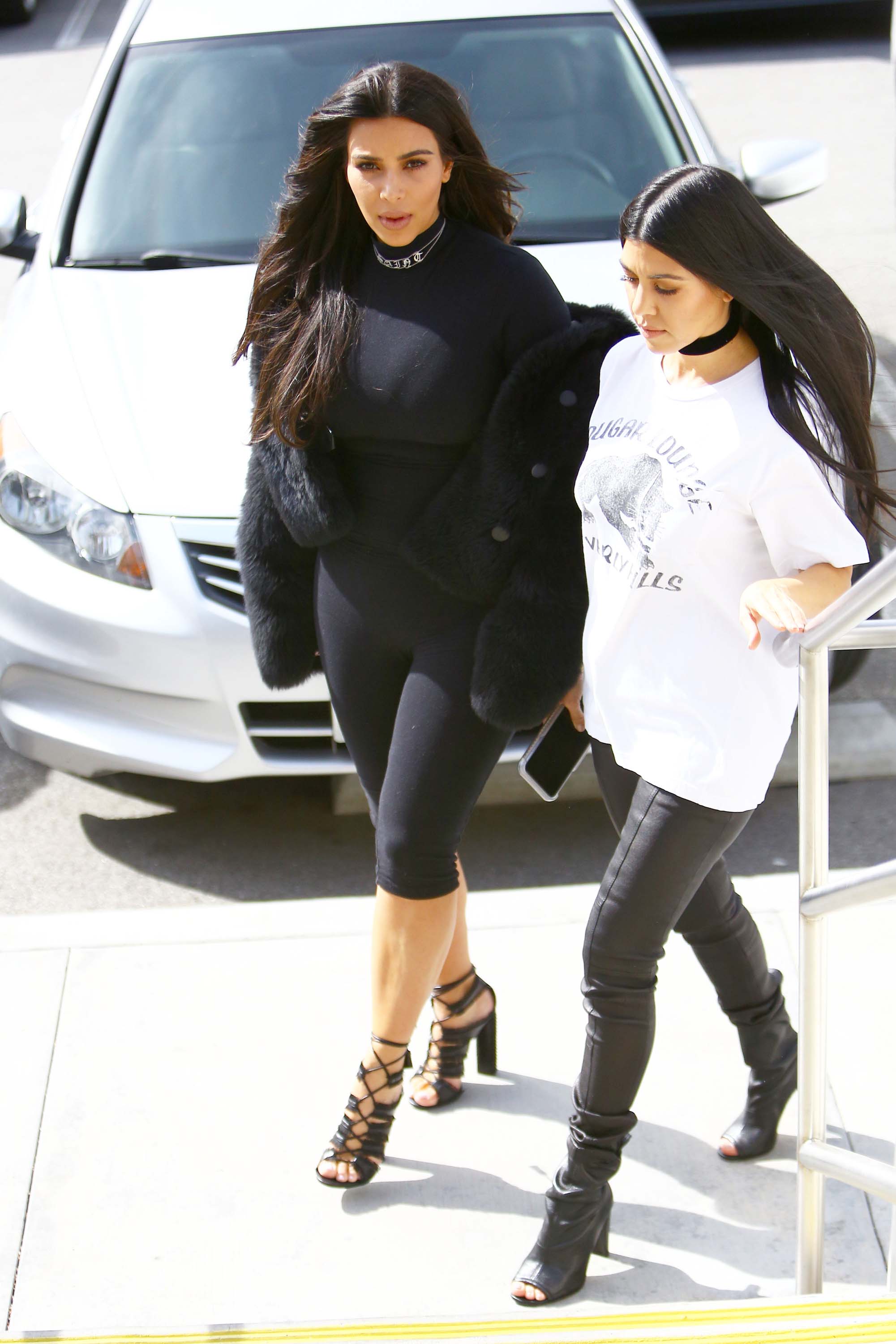 Kourtney Kardashian was seen with her sister Kim at Hugo’s Restaurant