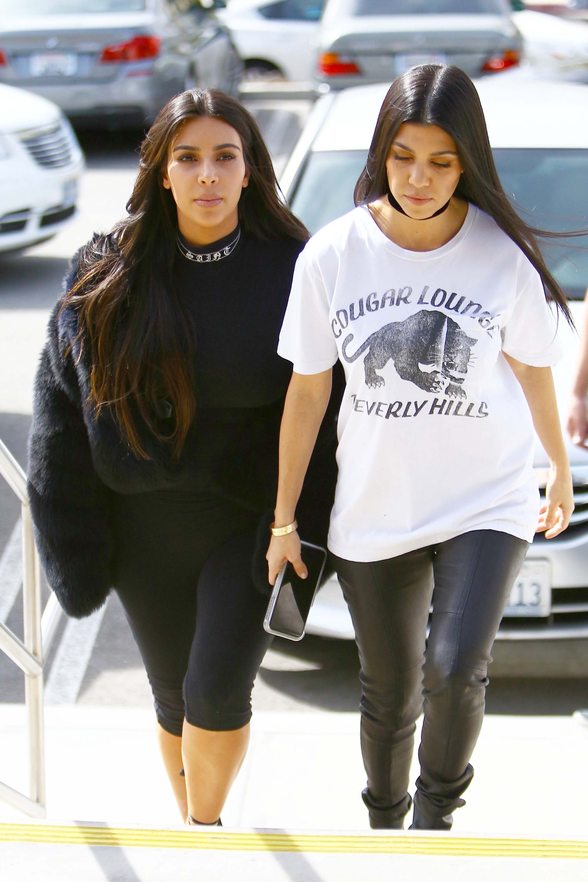 Kourtney Kardashian was seen with her sister Kim at Hugo’s Restaurant