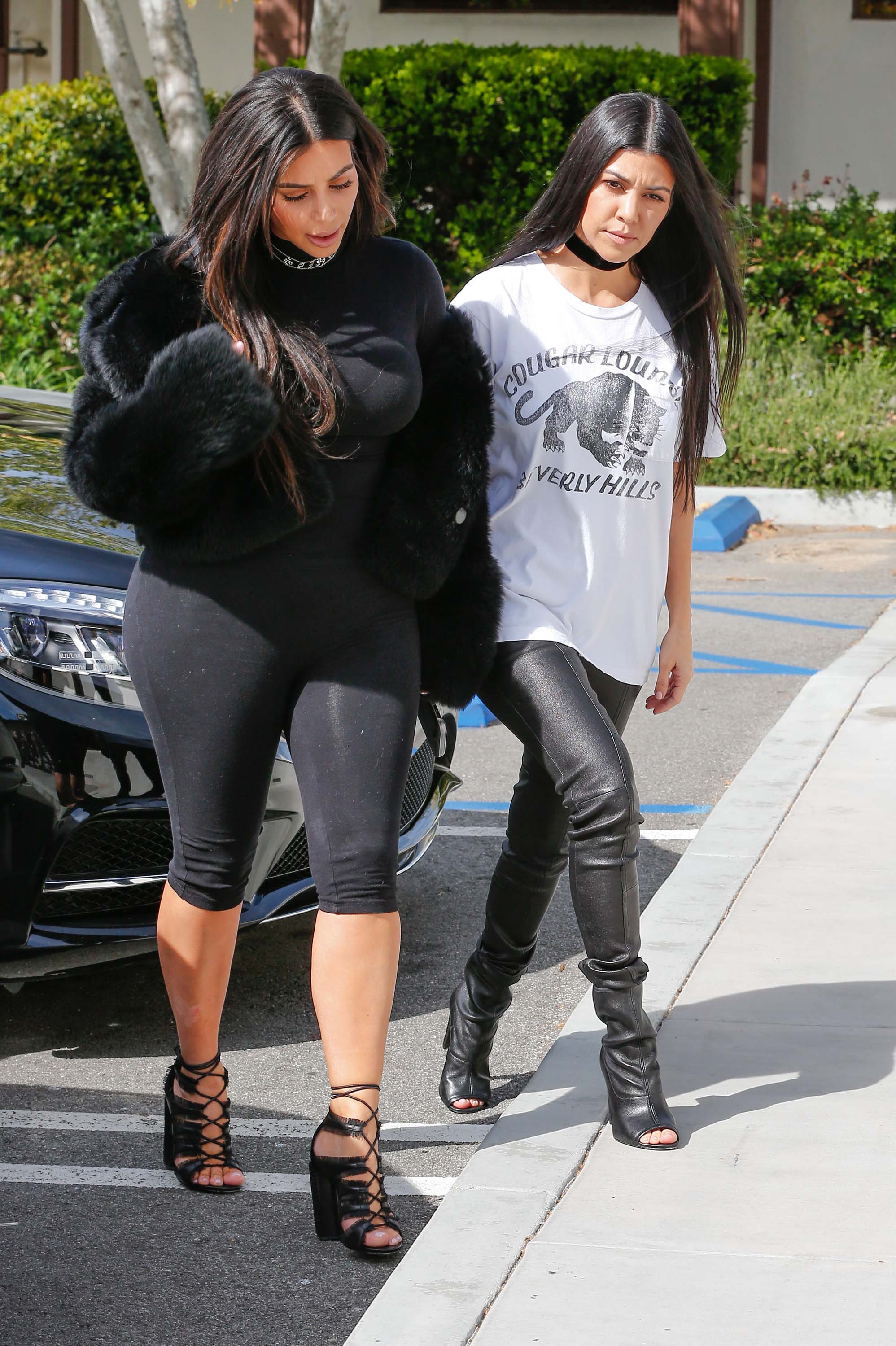 Kourtney Kardashian was seen with her sister Kim at Hugo’s Restaurant