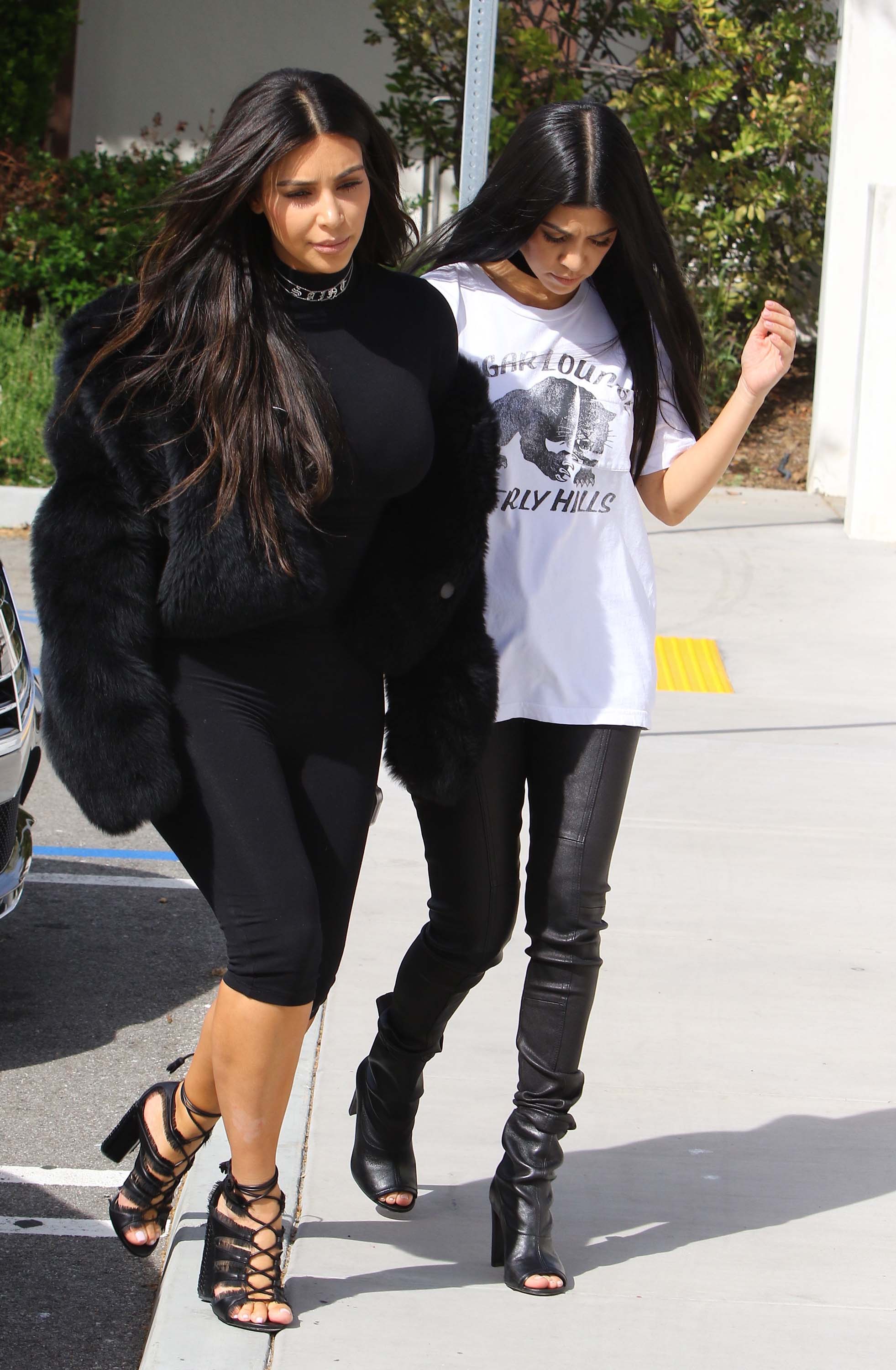 Kourtney Kardashian was seen with her sister Kim at Hugo’s Restaurant