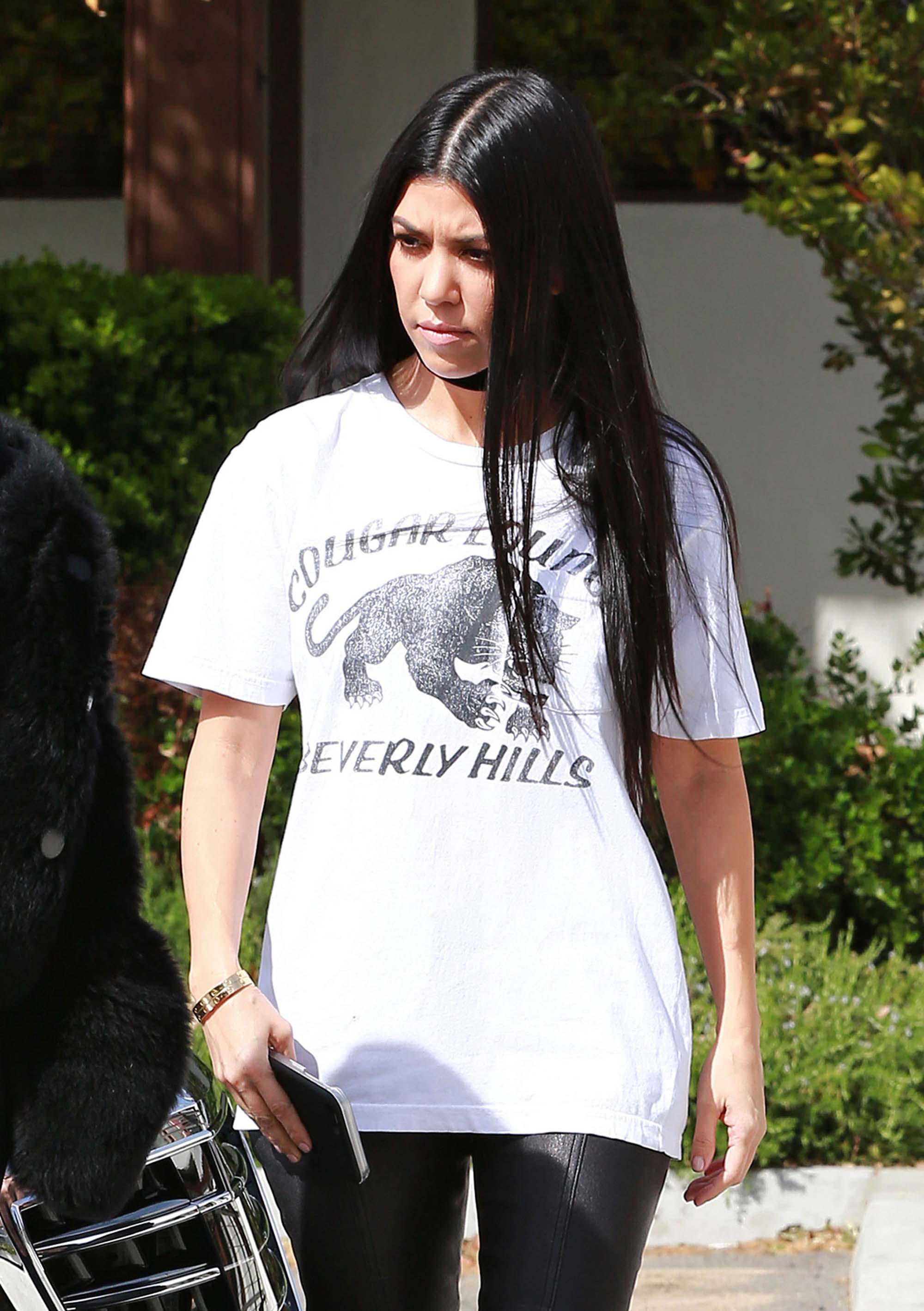 Kourtney Kardashian was seen with her sister Kim at Hugo’s Restaurant