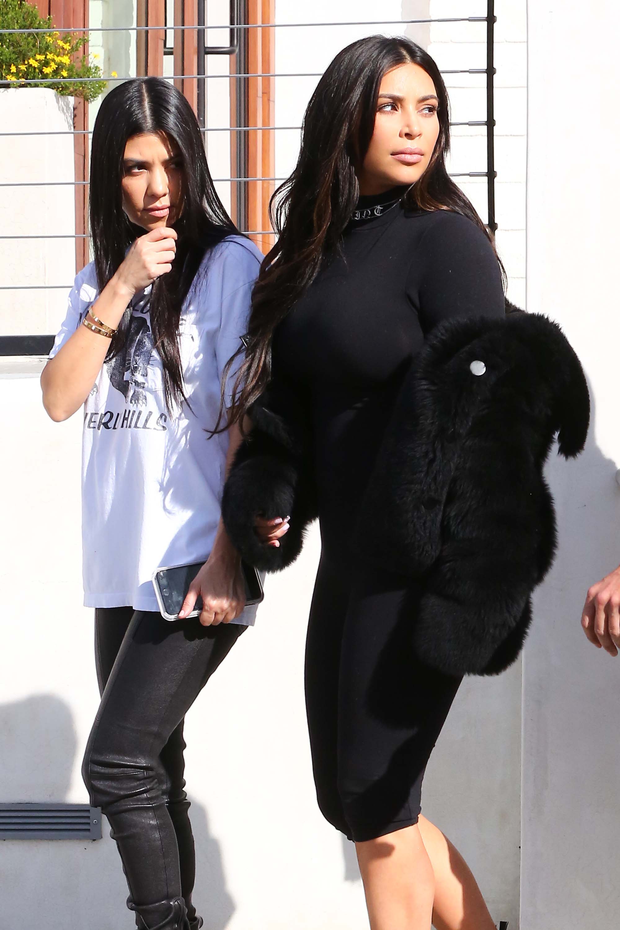 Kourtney Kardashian was seen with her sister Kim at Hugo’s Restaurant