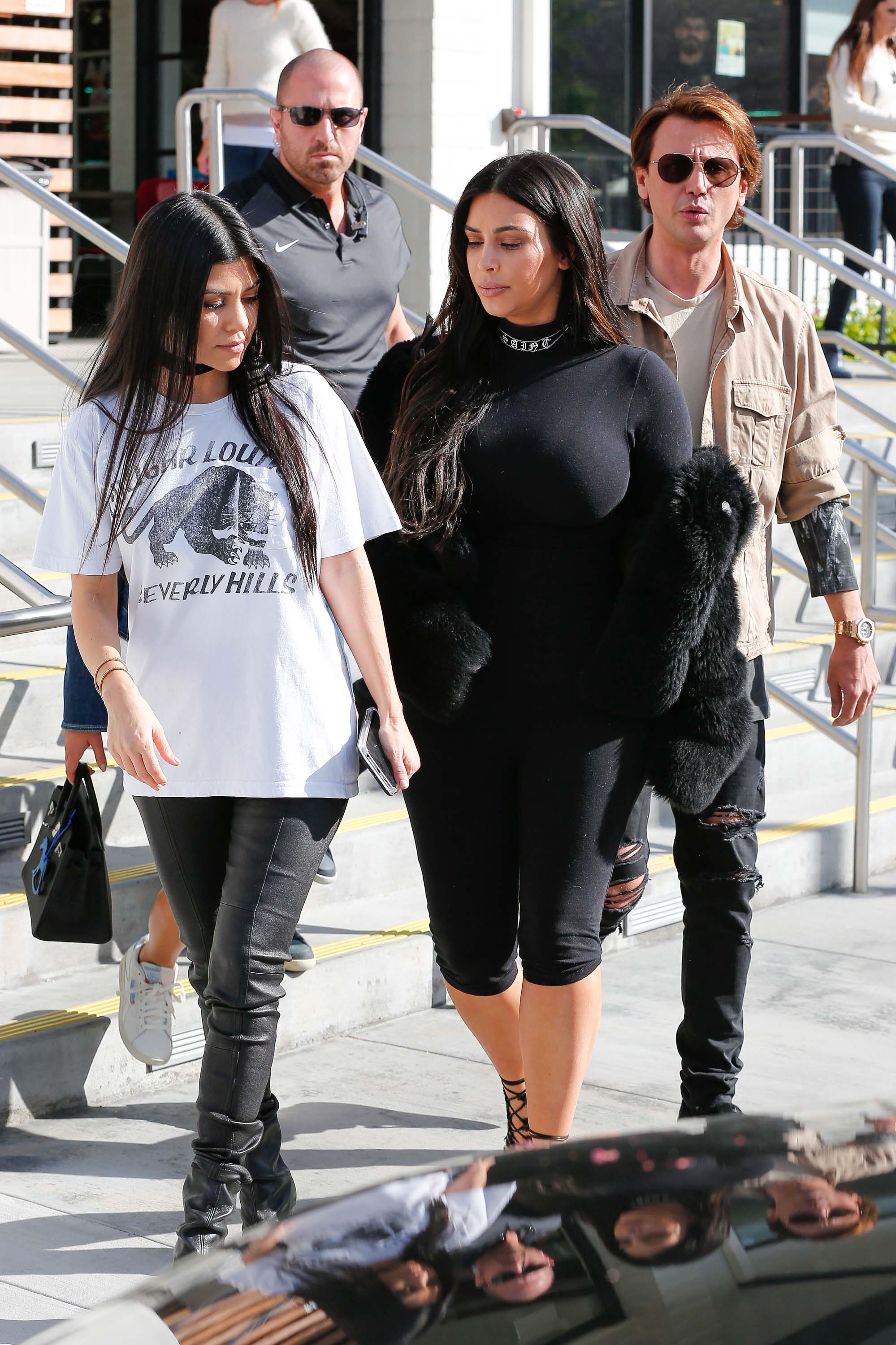 Kourtney Kardashian was seen with her sister Kim at Hugo’s Restaurant