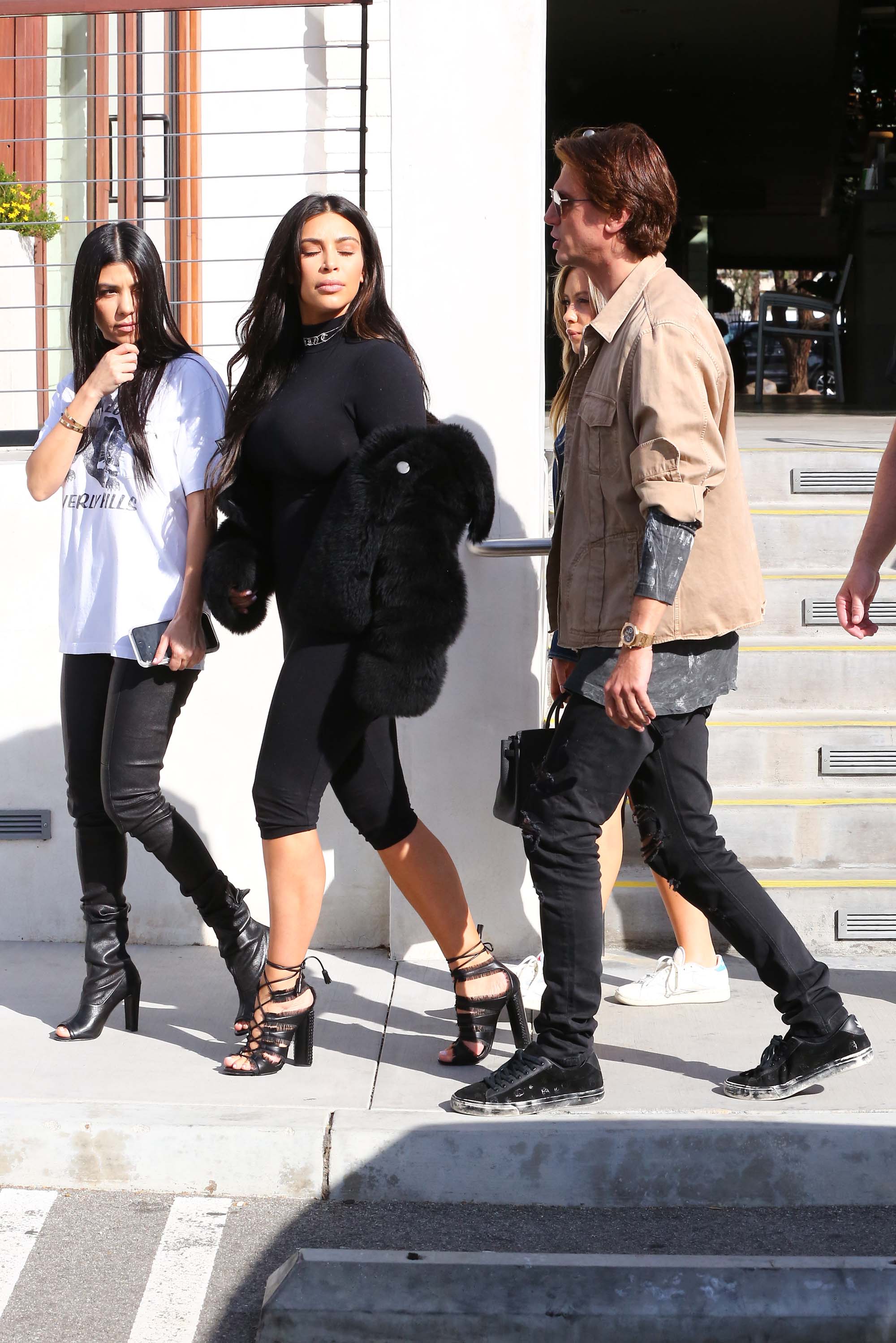 Kourtney Kardashian was seen with her sister Kim at Hugo’s Restaurant