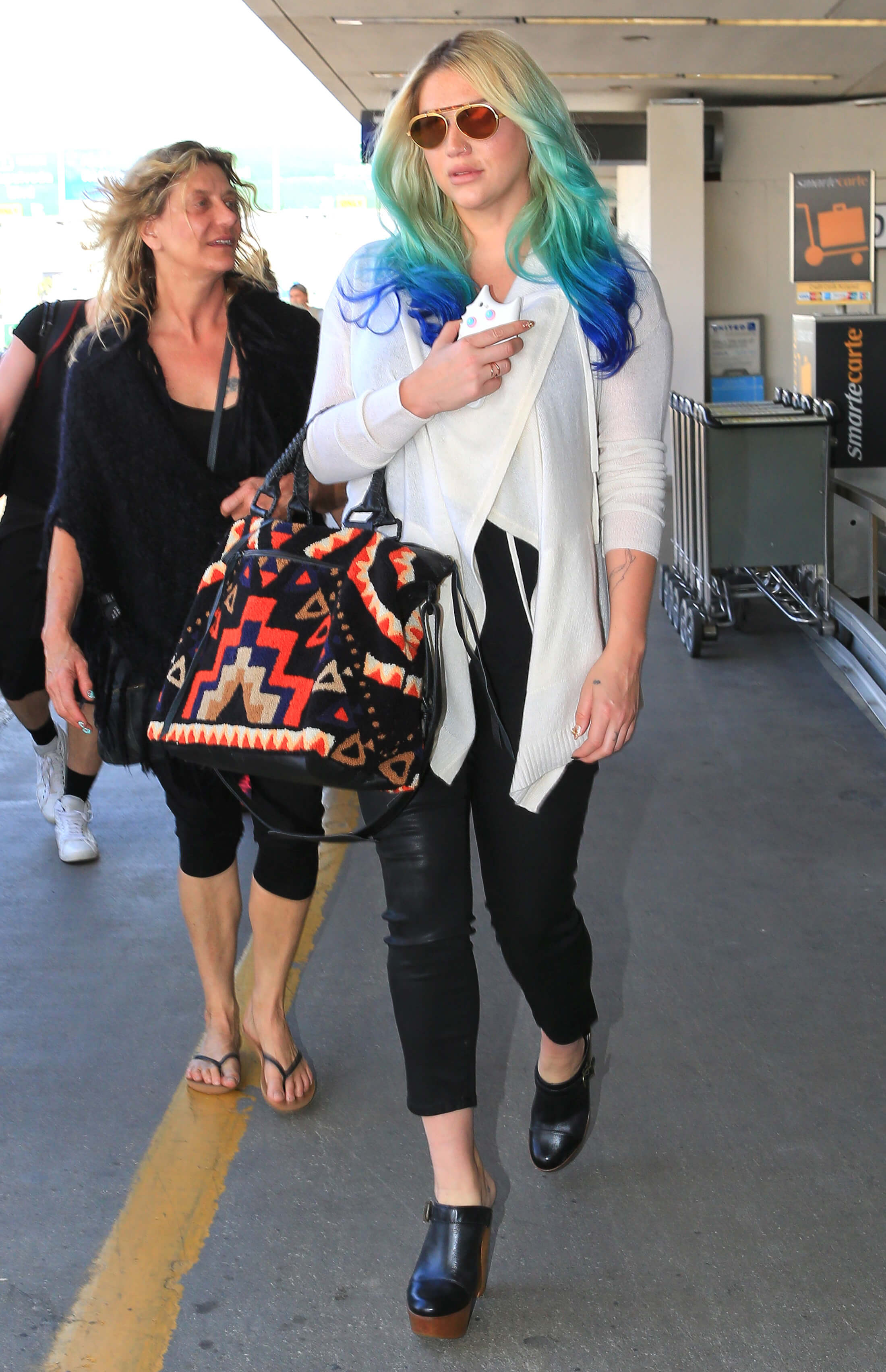 Kesha at LAX Airport