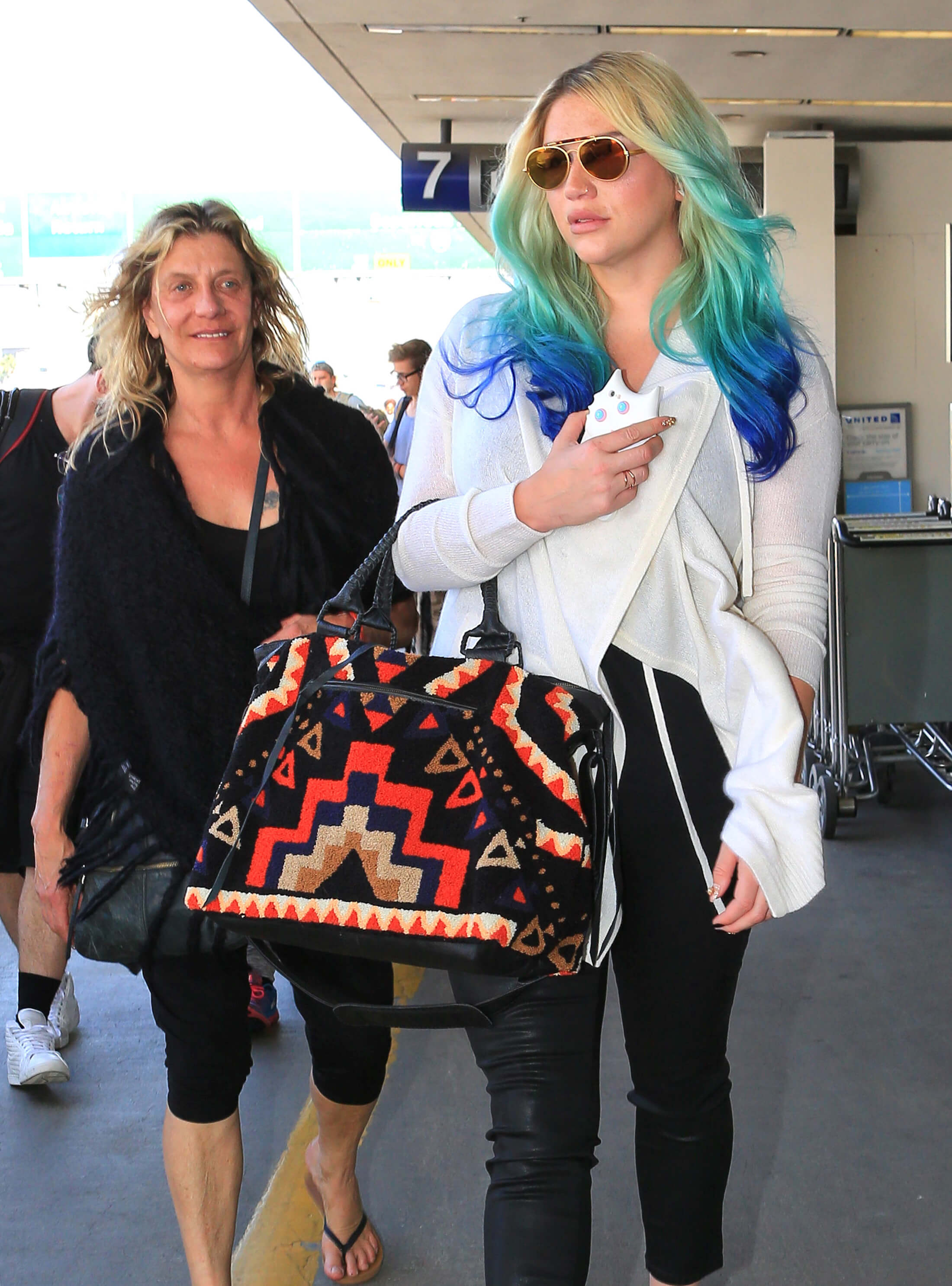 Kesha at LAX Airport