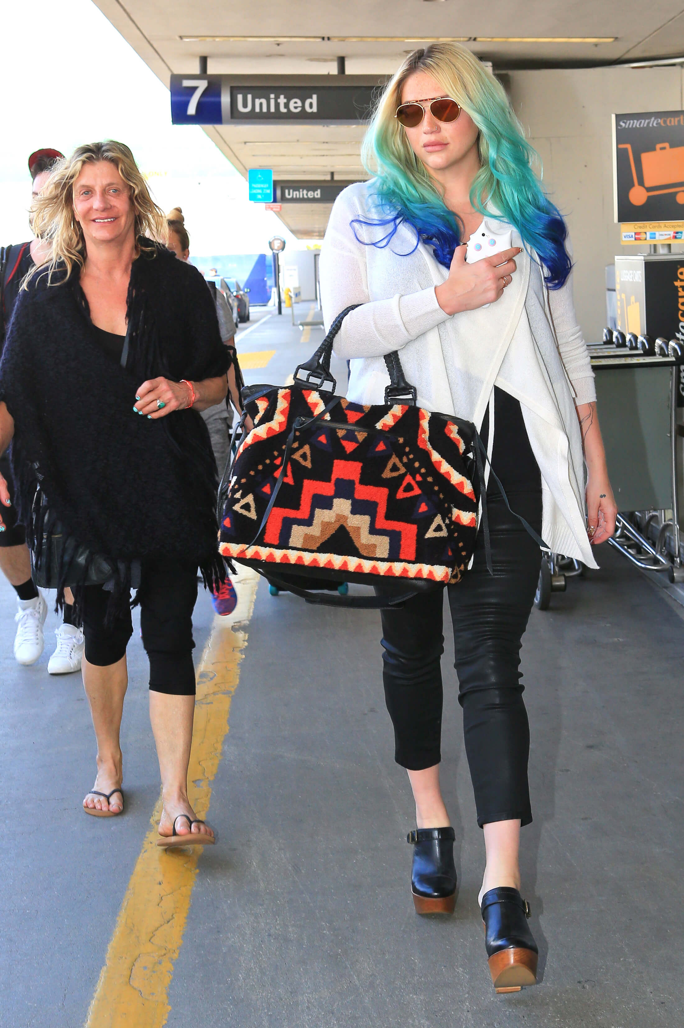 Kesha at LAX Airport