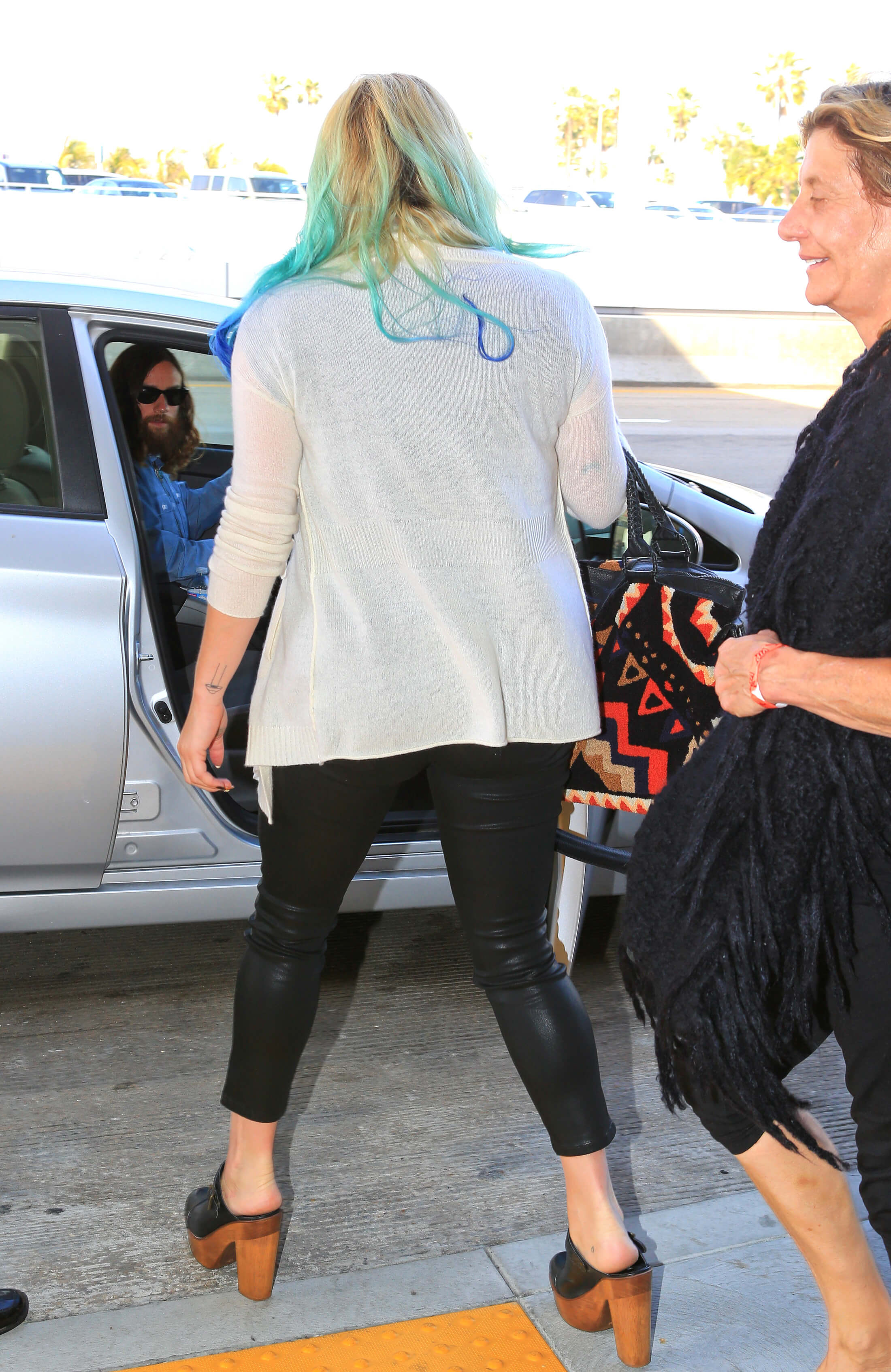 Kesha at LAX Airport