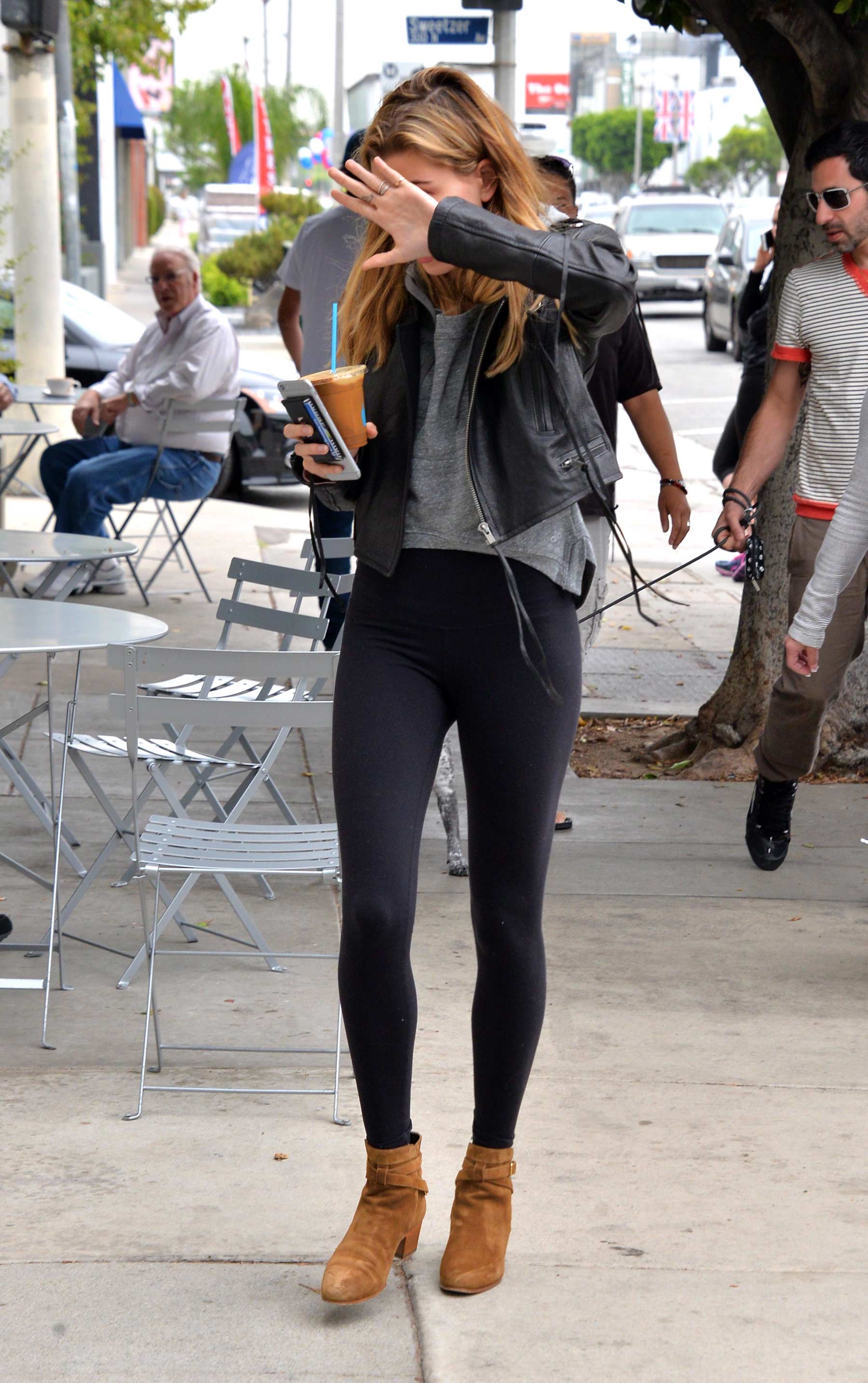 Hailey Baldwin grabbing coffee in Beverly Hills