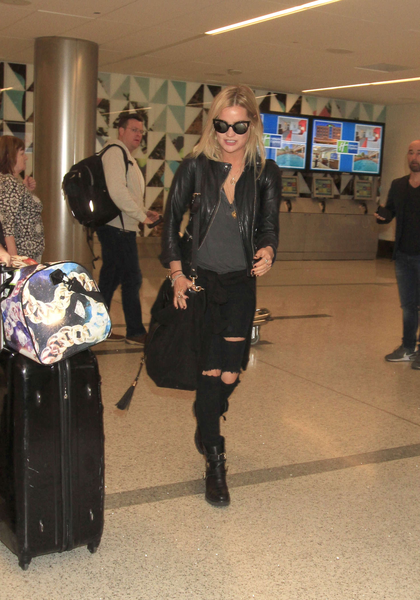 Laura Whitmore arriving at LAX Airport