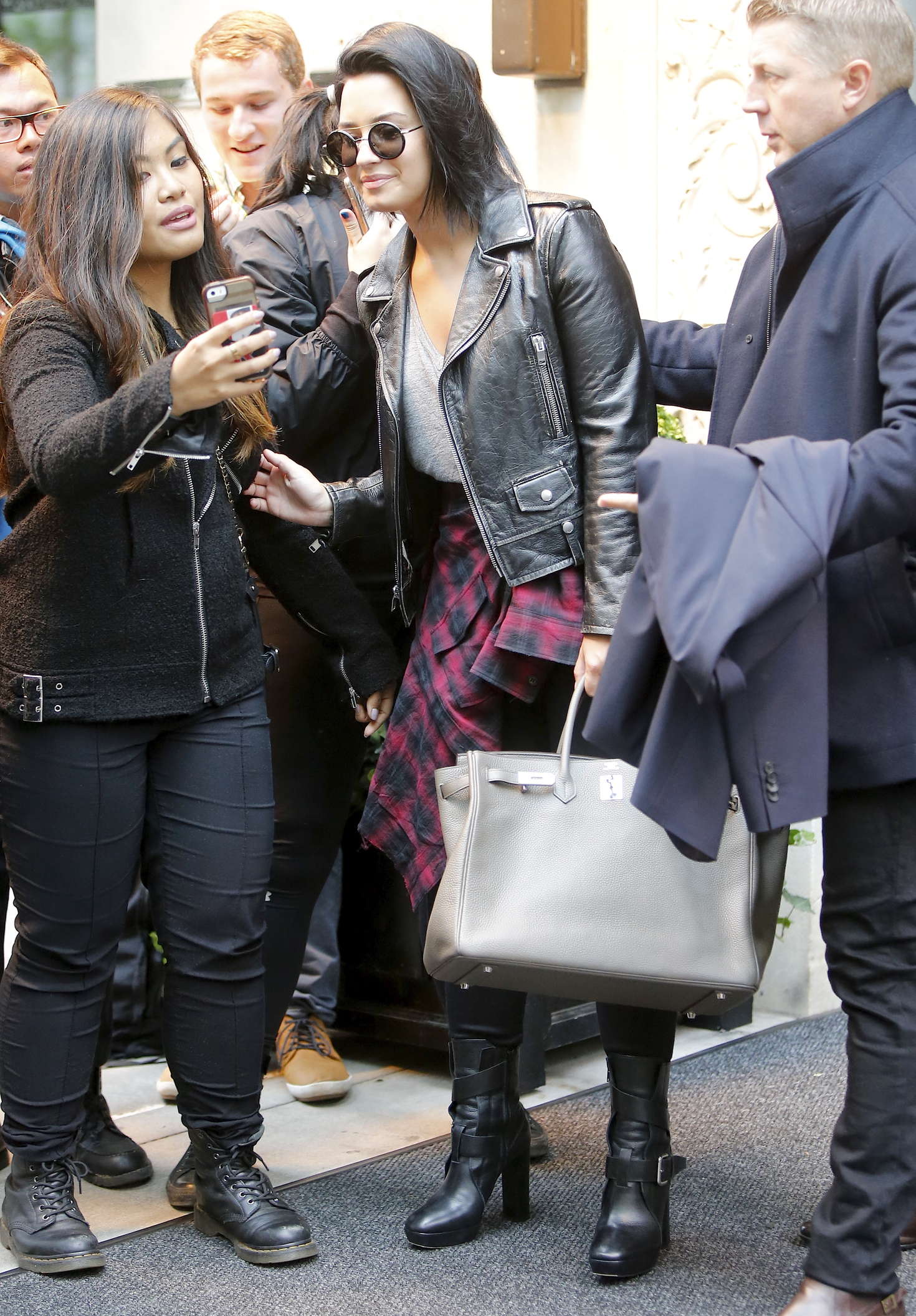 Demi Lovato leaving her hotel in New York