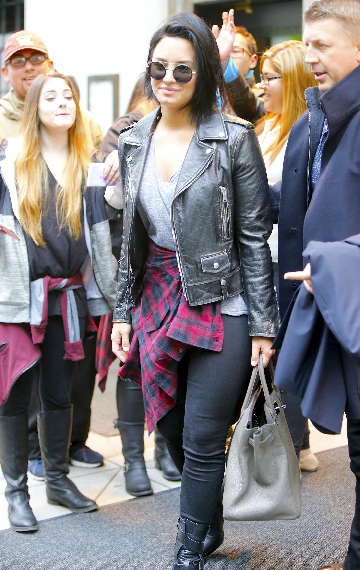 Demi Lovato leaving her hotel in New York