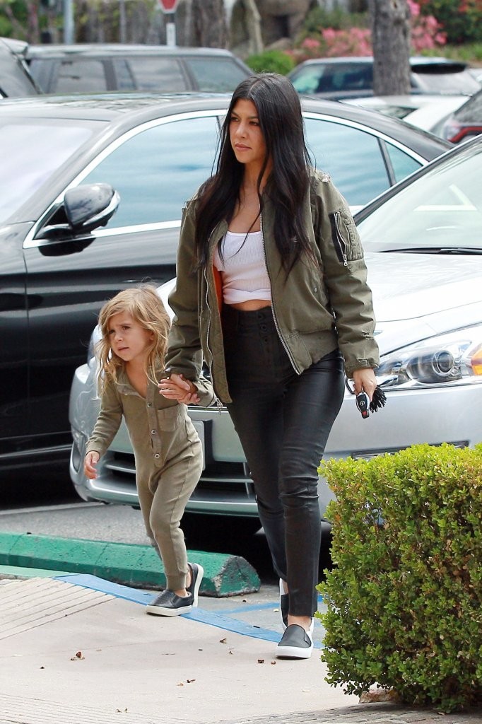 Kourtney Kardashian is seen taking her daughter Penelope Disick to Color Me Mine