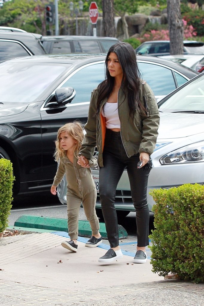 Kourtney Kardashian is seen taking her daughter Penelope Disick to Color Me Mine