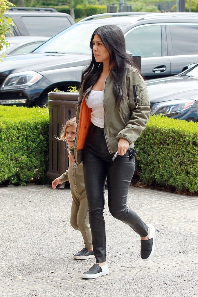 Kourtney Kardashian is seen taking her daughter Penelope Disick to Color Me Mine