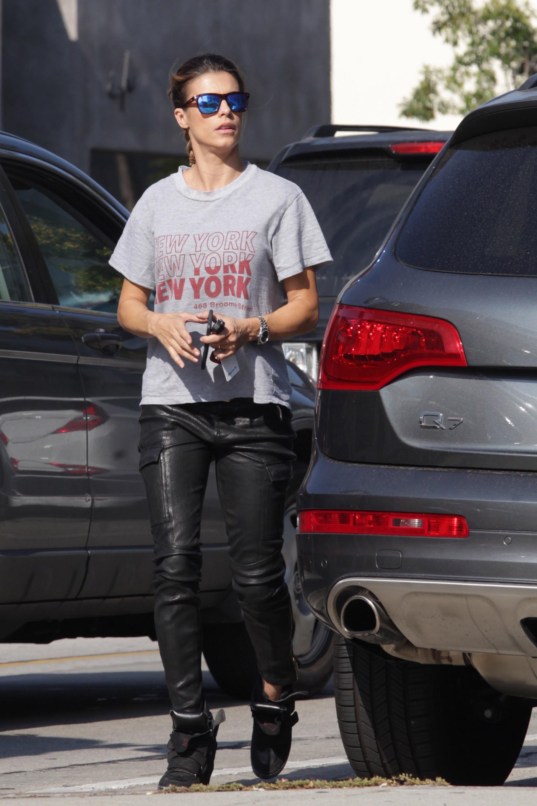 Elisabetta Canalis out for lunch at Urth Cafe