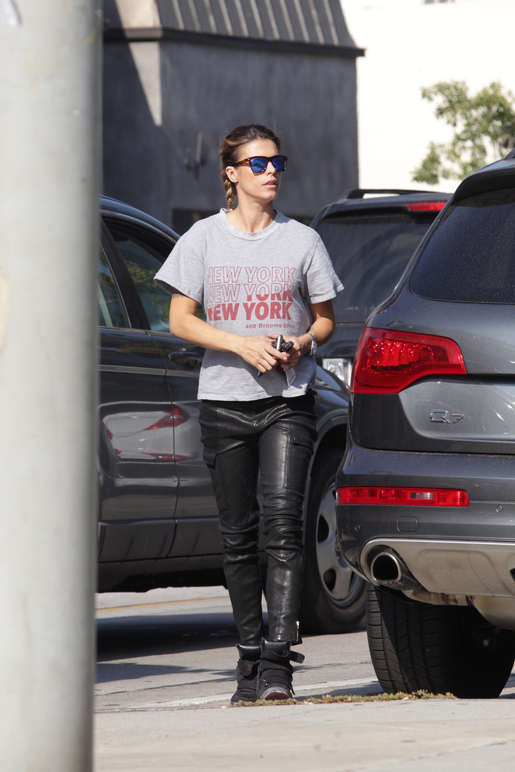 Elisabetta Canalis out for lunch at Urth Cafe