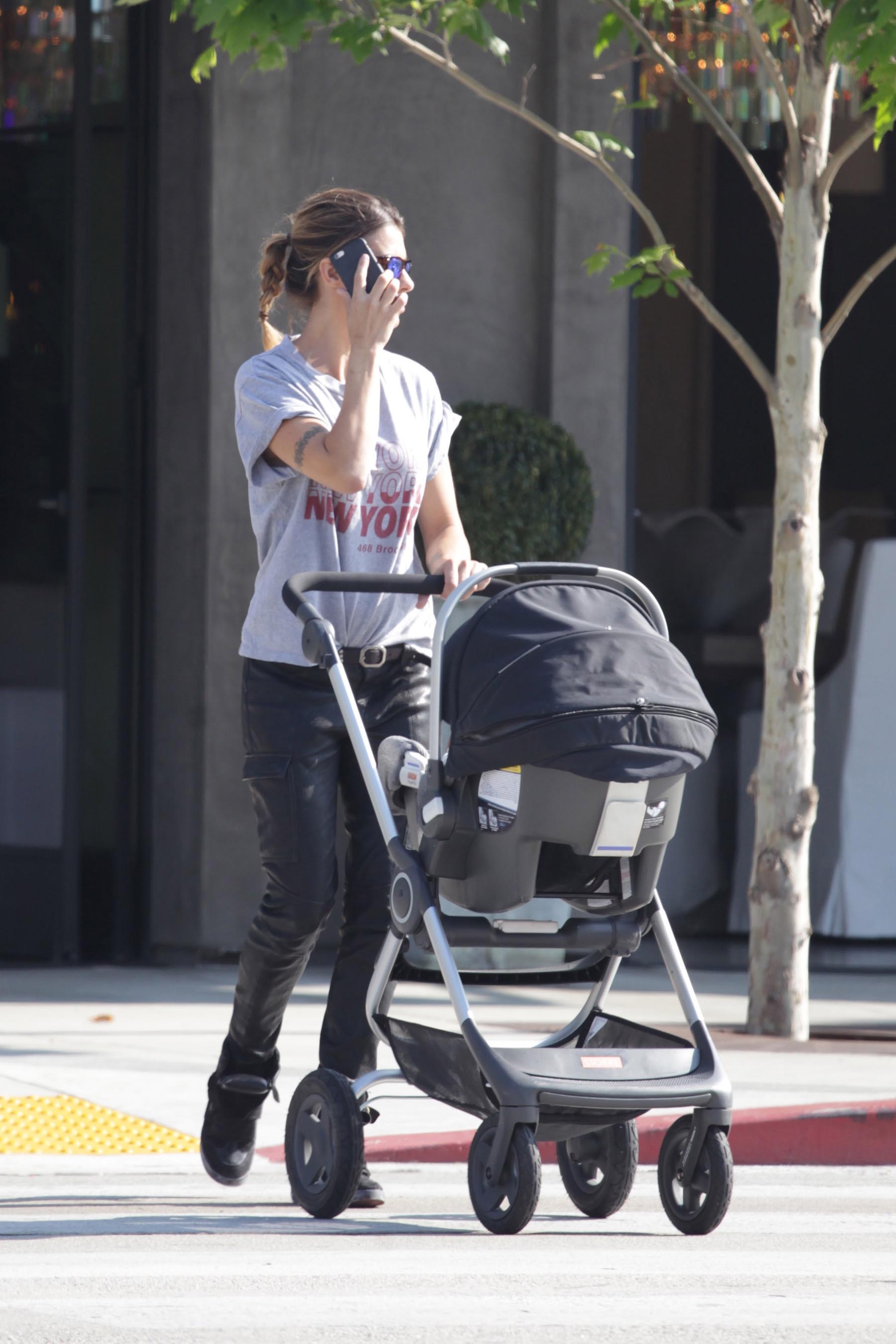 Elisabetta Canalis out for lunch at Urth Cafe