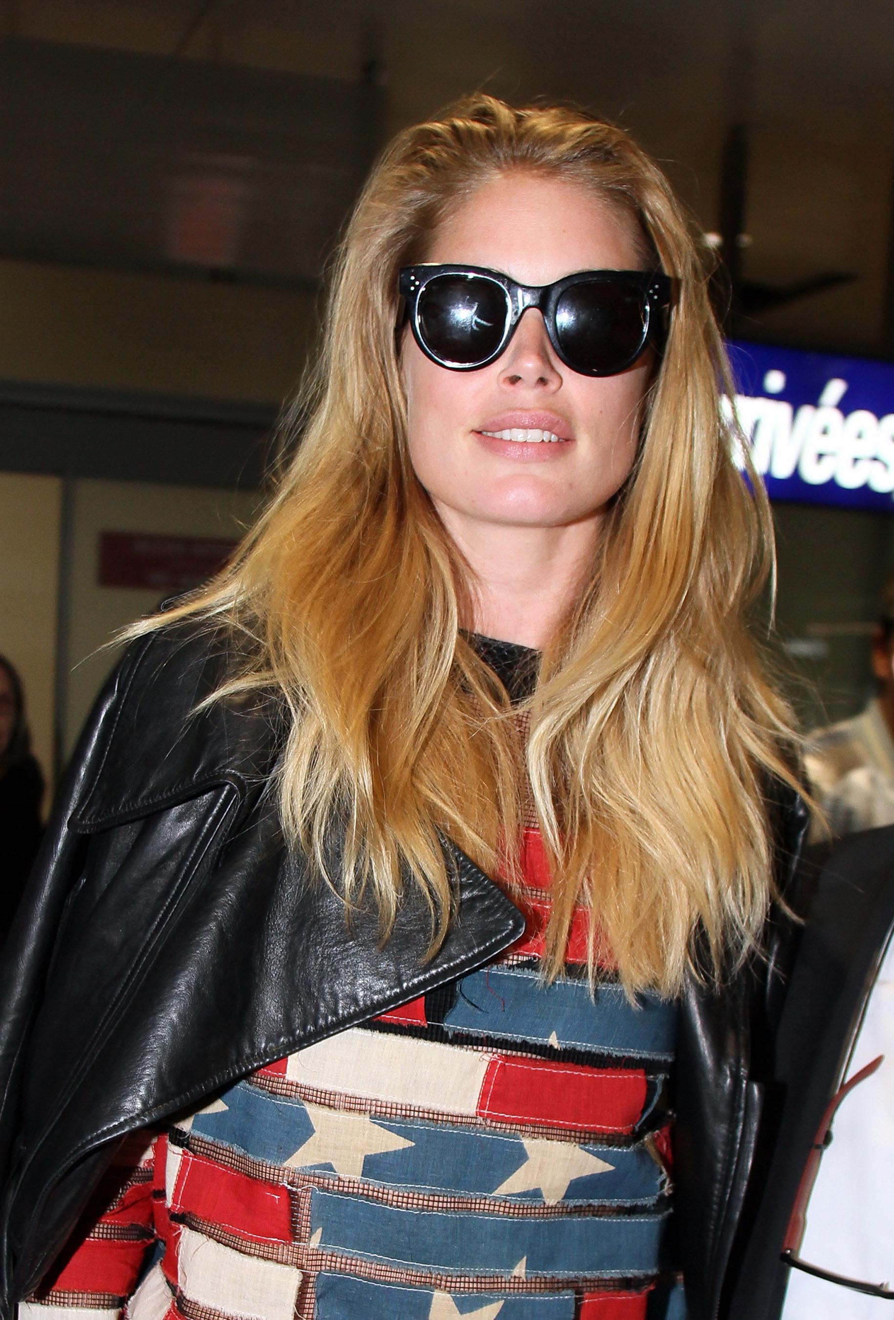 Doutzen Kroes arriving at the airport in Nice