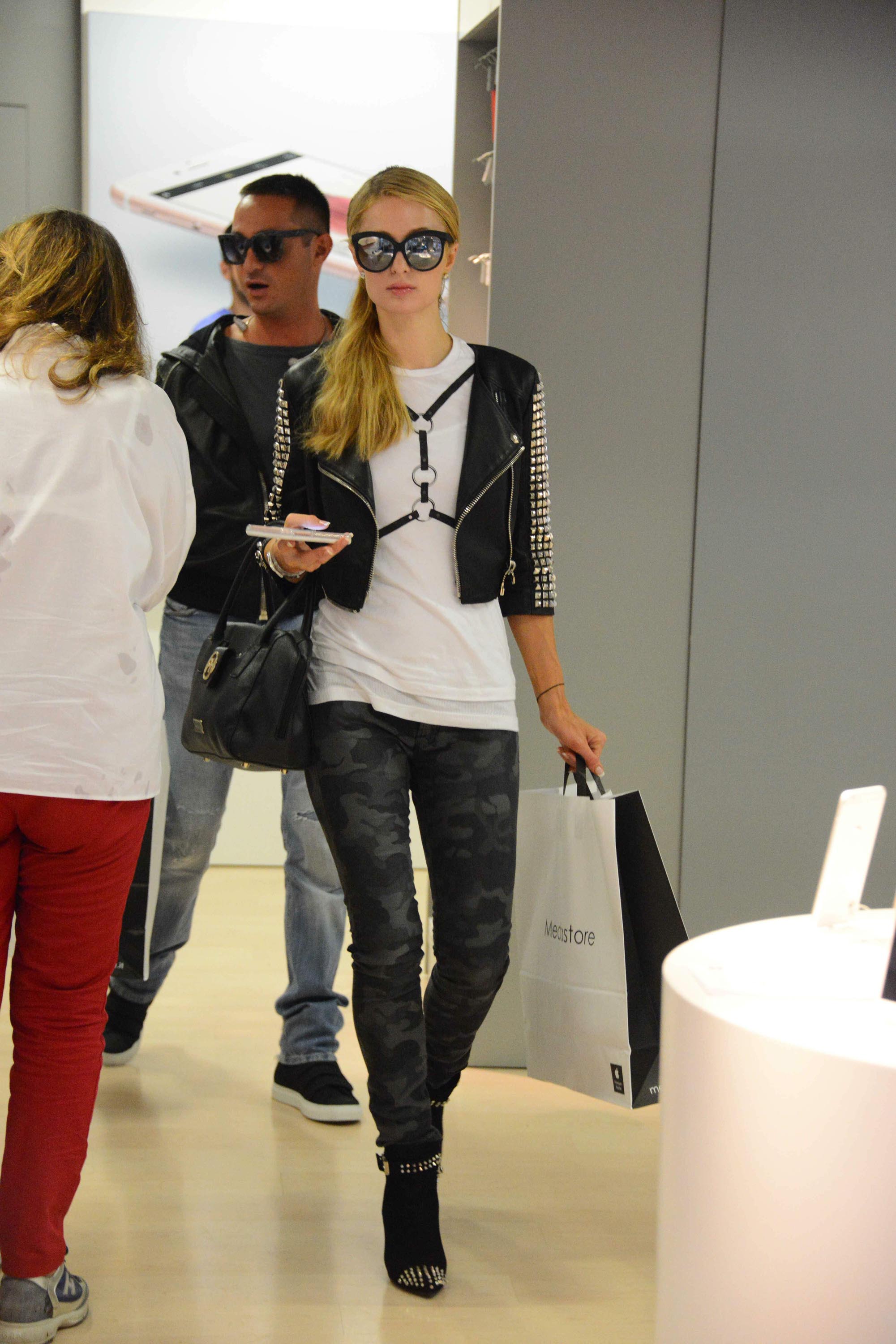 Paris Hilton out about in Milan