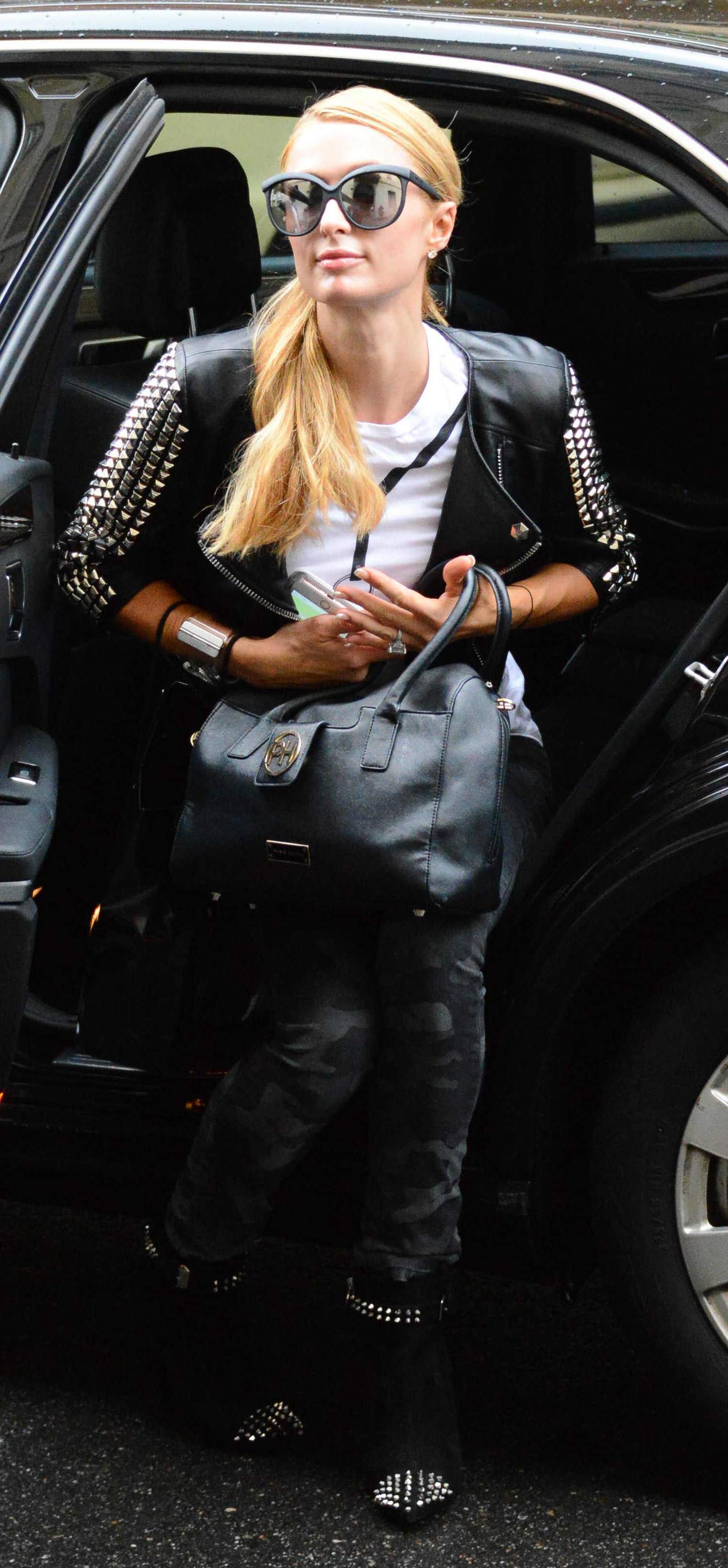 Paris Hilton out about in Milan