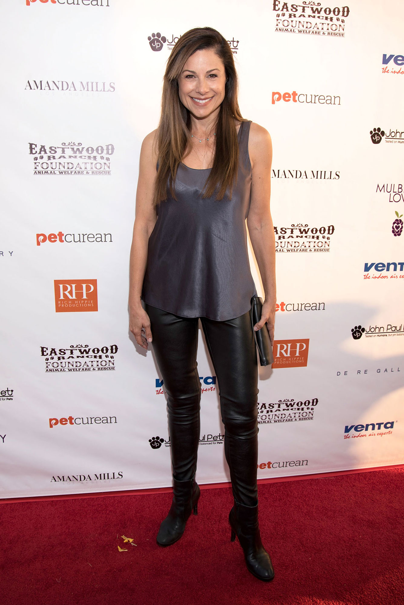 Marie Wilson attends Art For Animals fundraiser