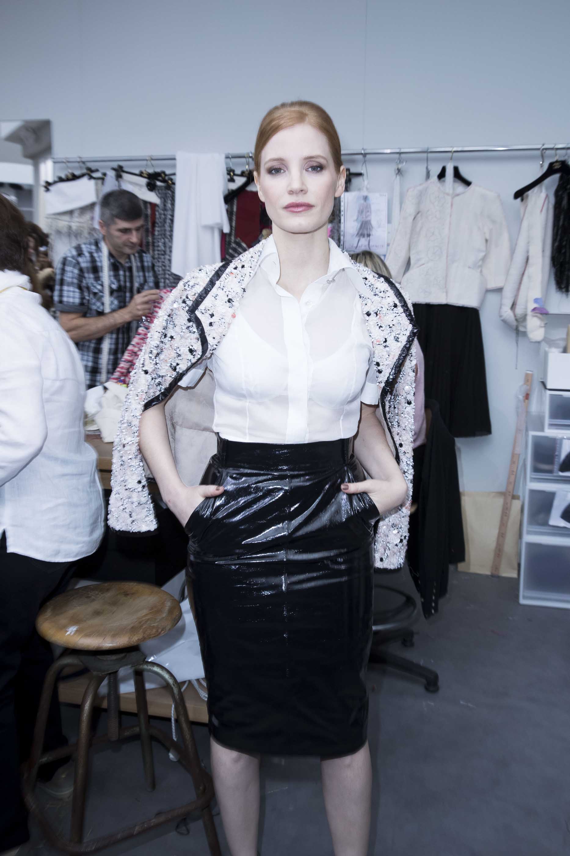 Jessica Chastain attends the Chanel Fashion Show F/W 2106/2017