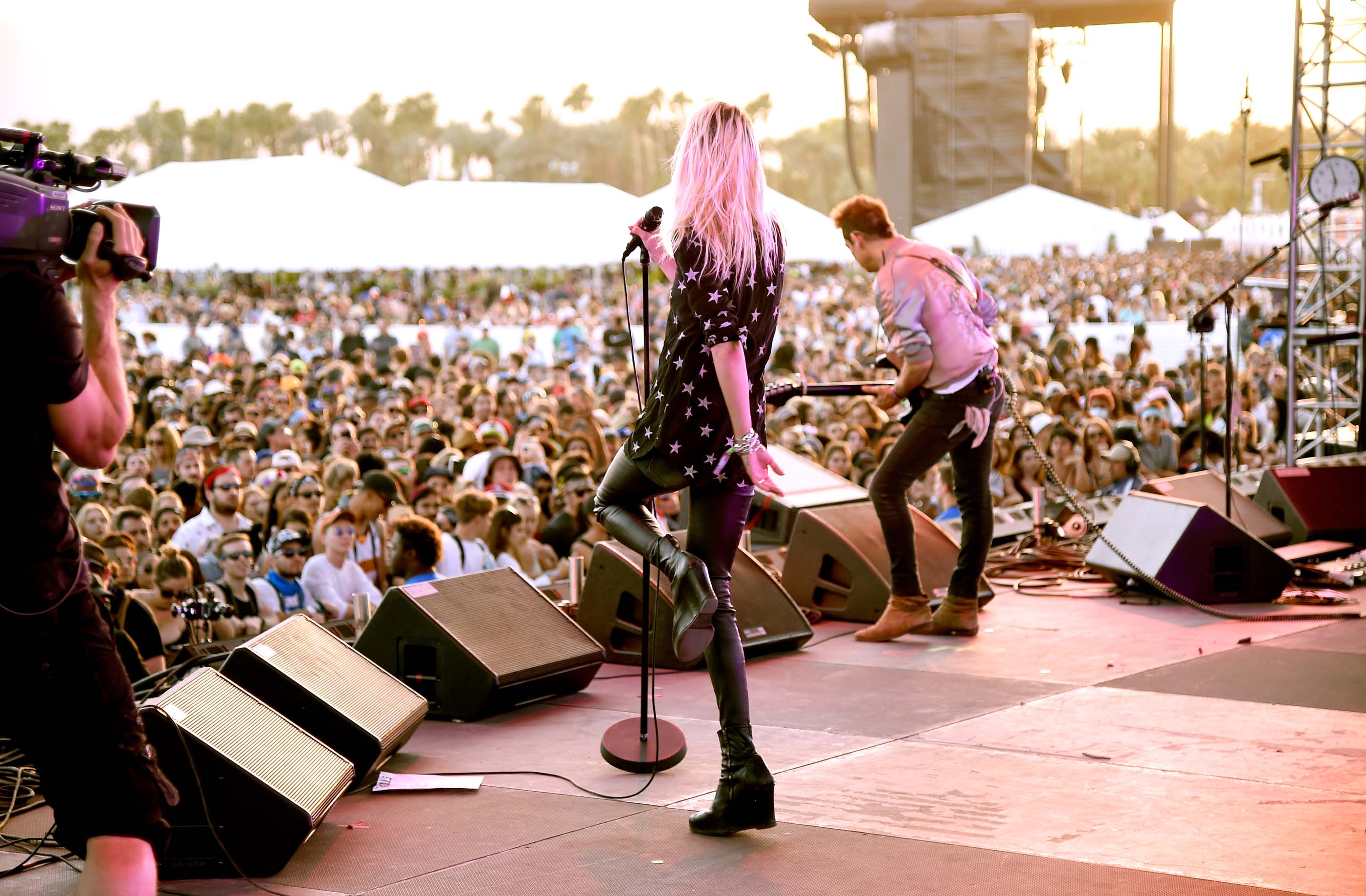 Alison Mosshart performs at the 2016 Park Live international music festival