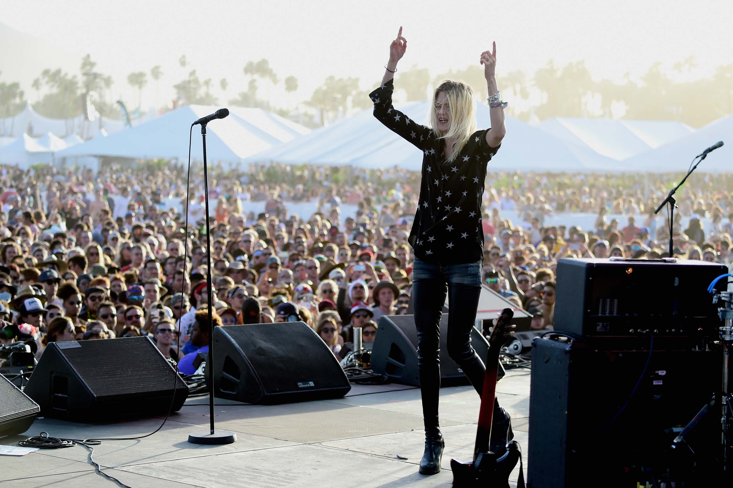 Alison Mosshart performs at the 2016 Park Live international music festival