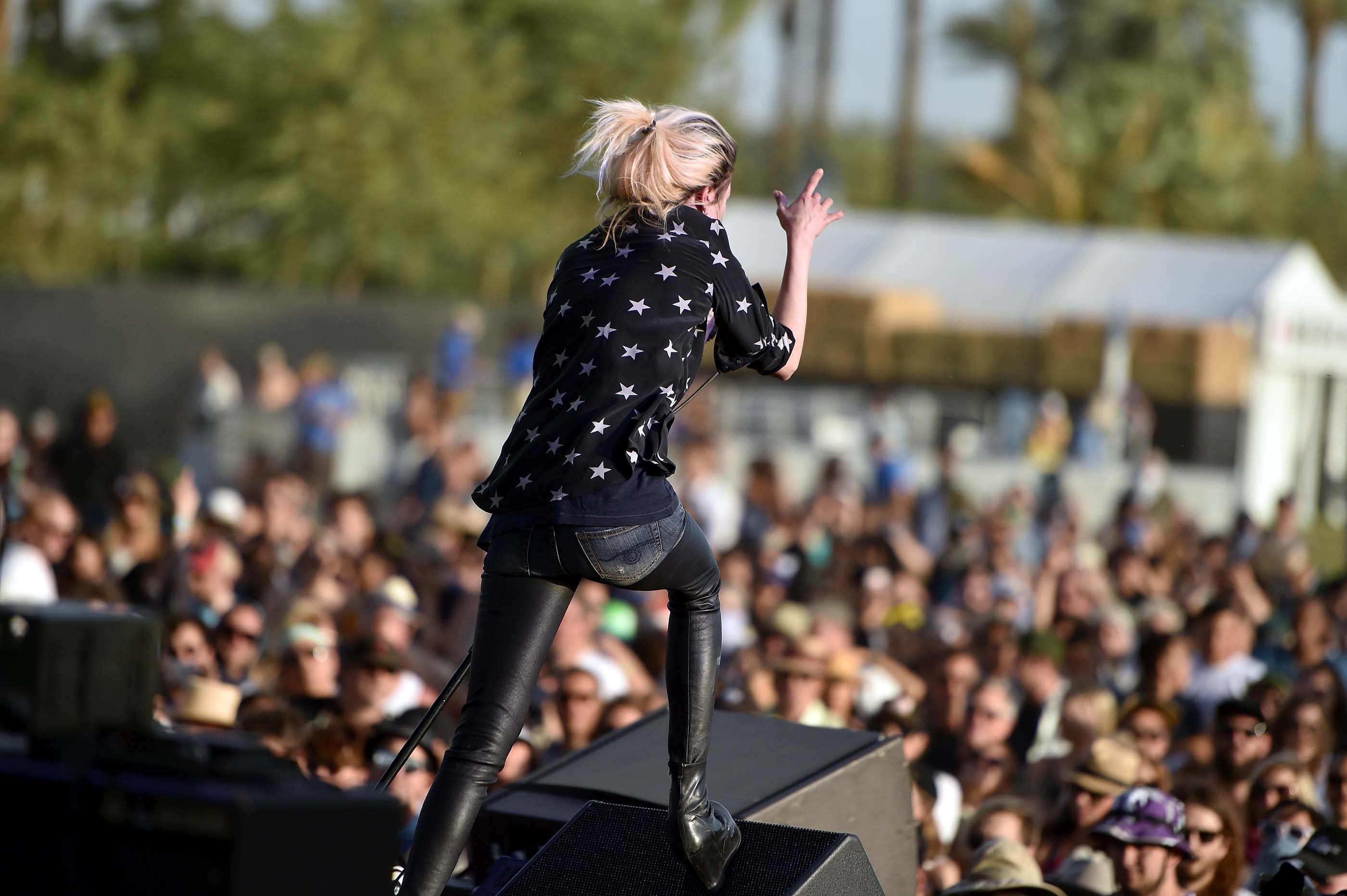 Alison Mosshart performs at the 2016 Park Live international music festival