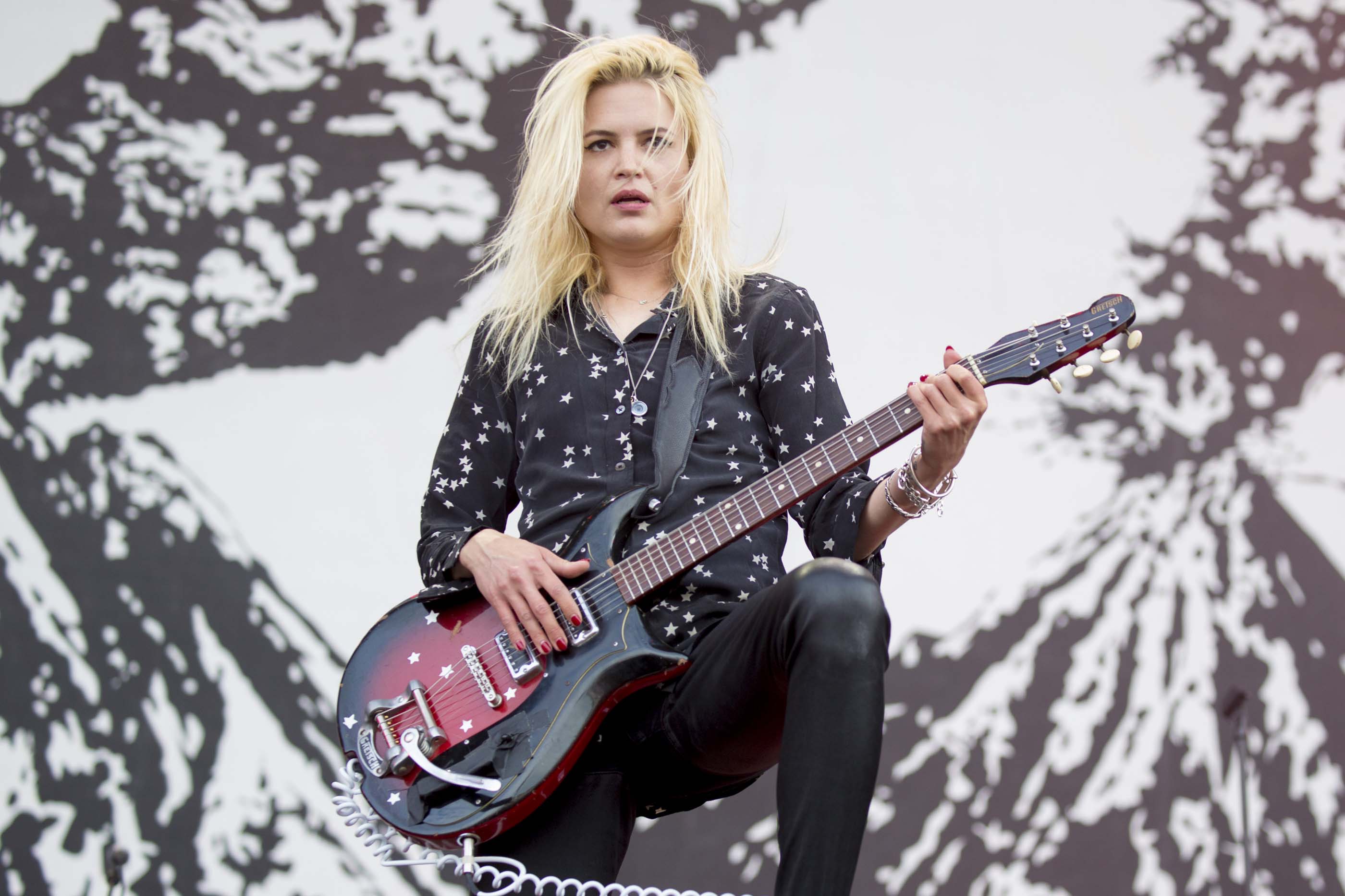 Alison Mosshart performs at the 2016 Park Live international music festival