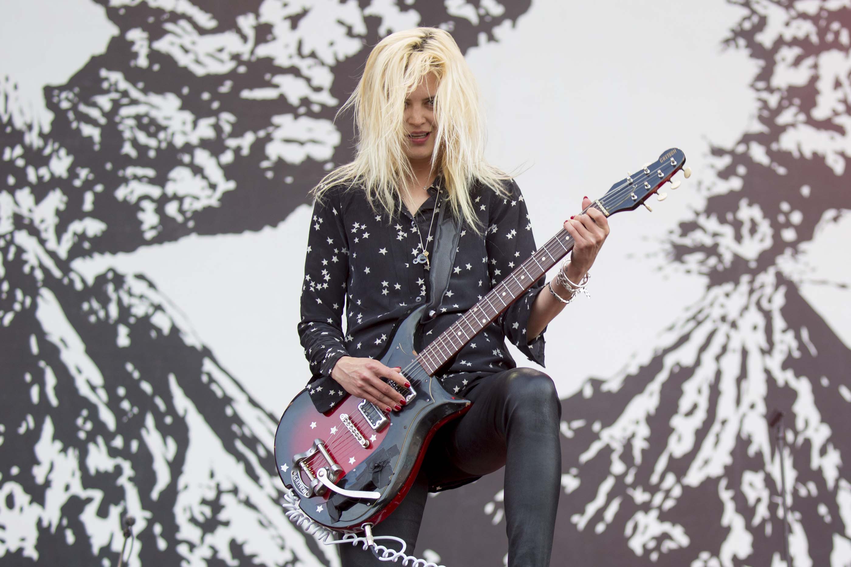 Alison Mosshart performs at the 2016 Park Live international music festival