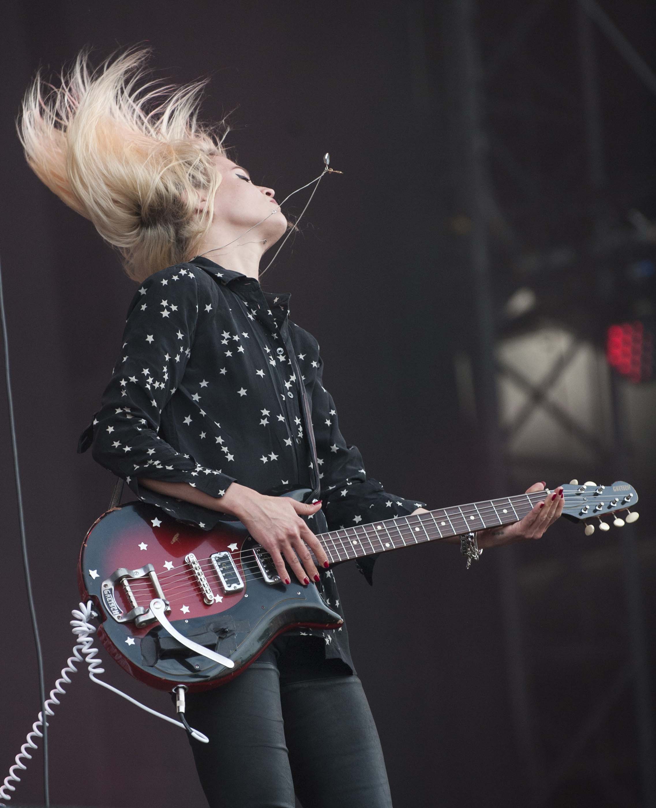 Alison Mosshart performs at the 2016 Park Live international music festival