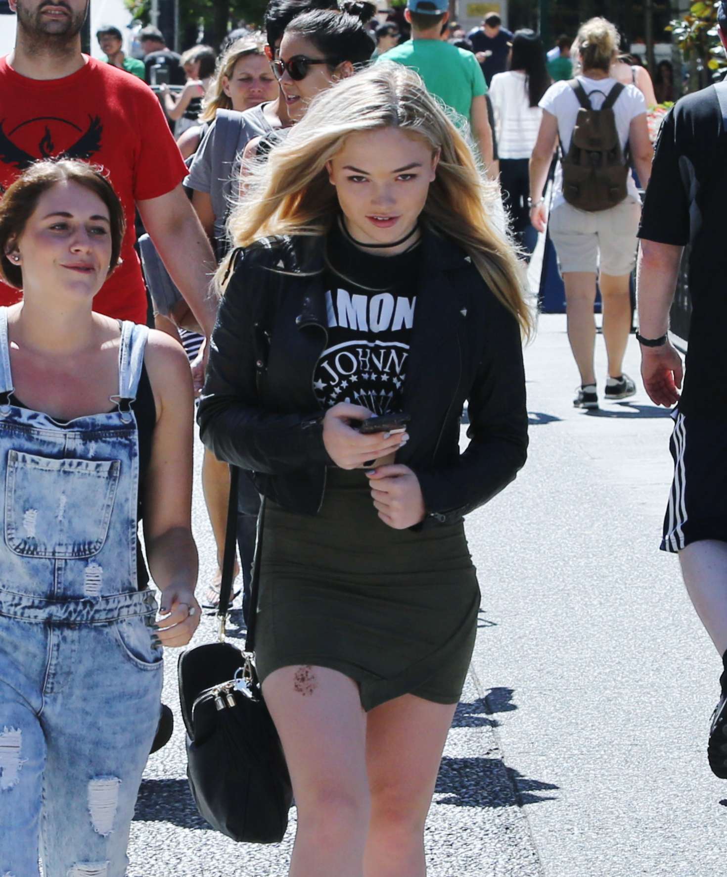 Natalie Alyn Lind out in Vancouver