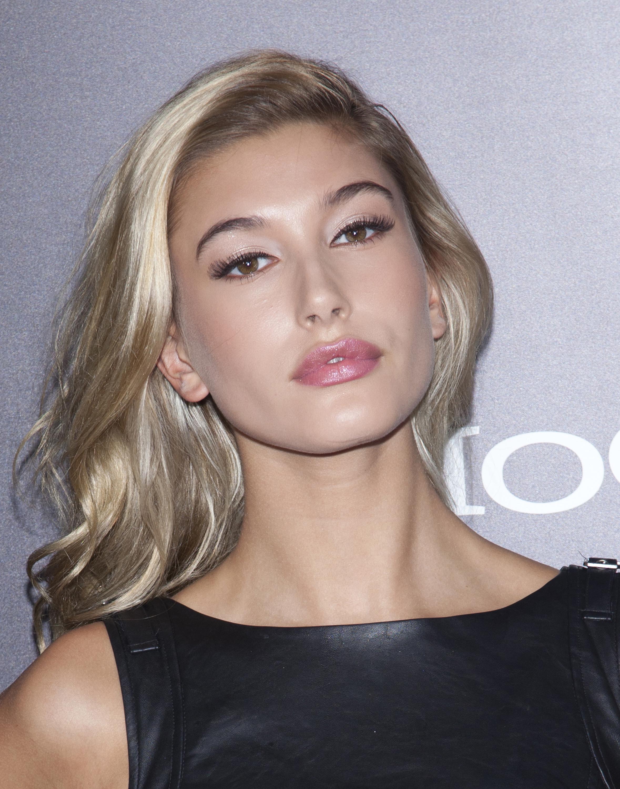 Hailey Baldwin attends the One Direction This Is Us world premiere