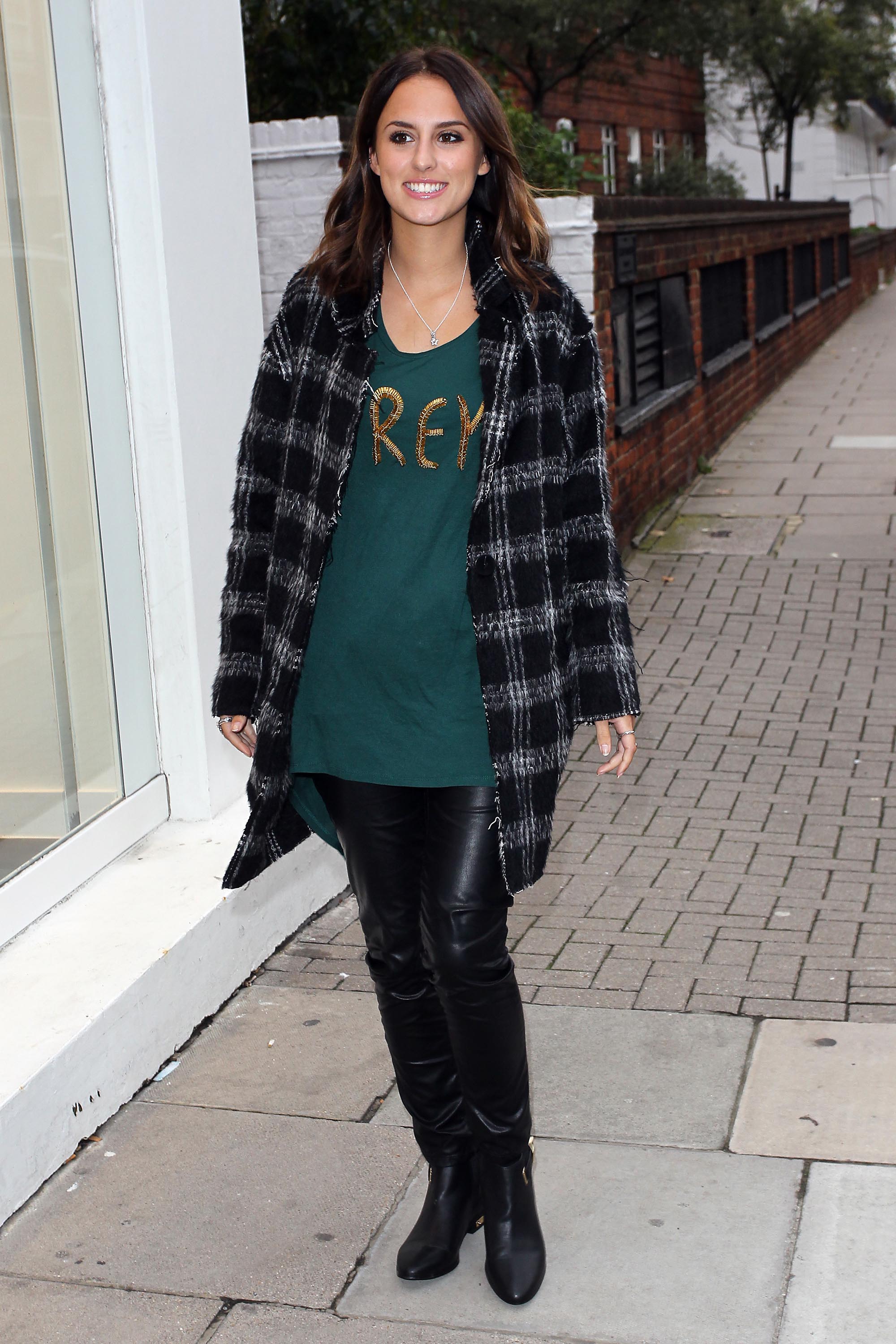 Lucy Watson seen arriving at Pandora Store on King’s Road