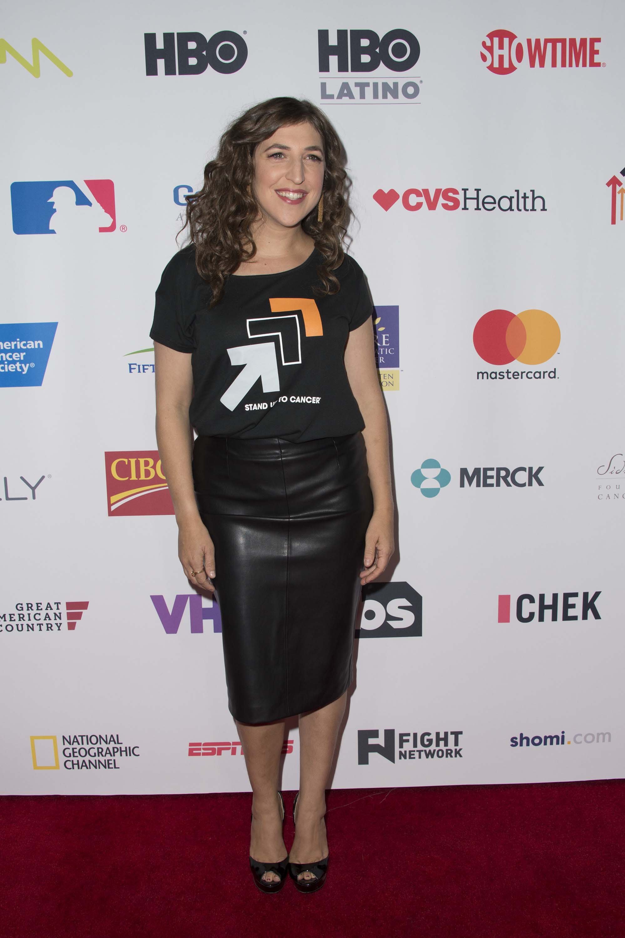 Mayim Bialik attends 5th Biennial Stand Up To Cancer