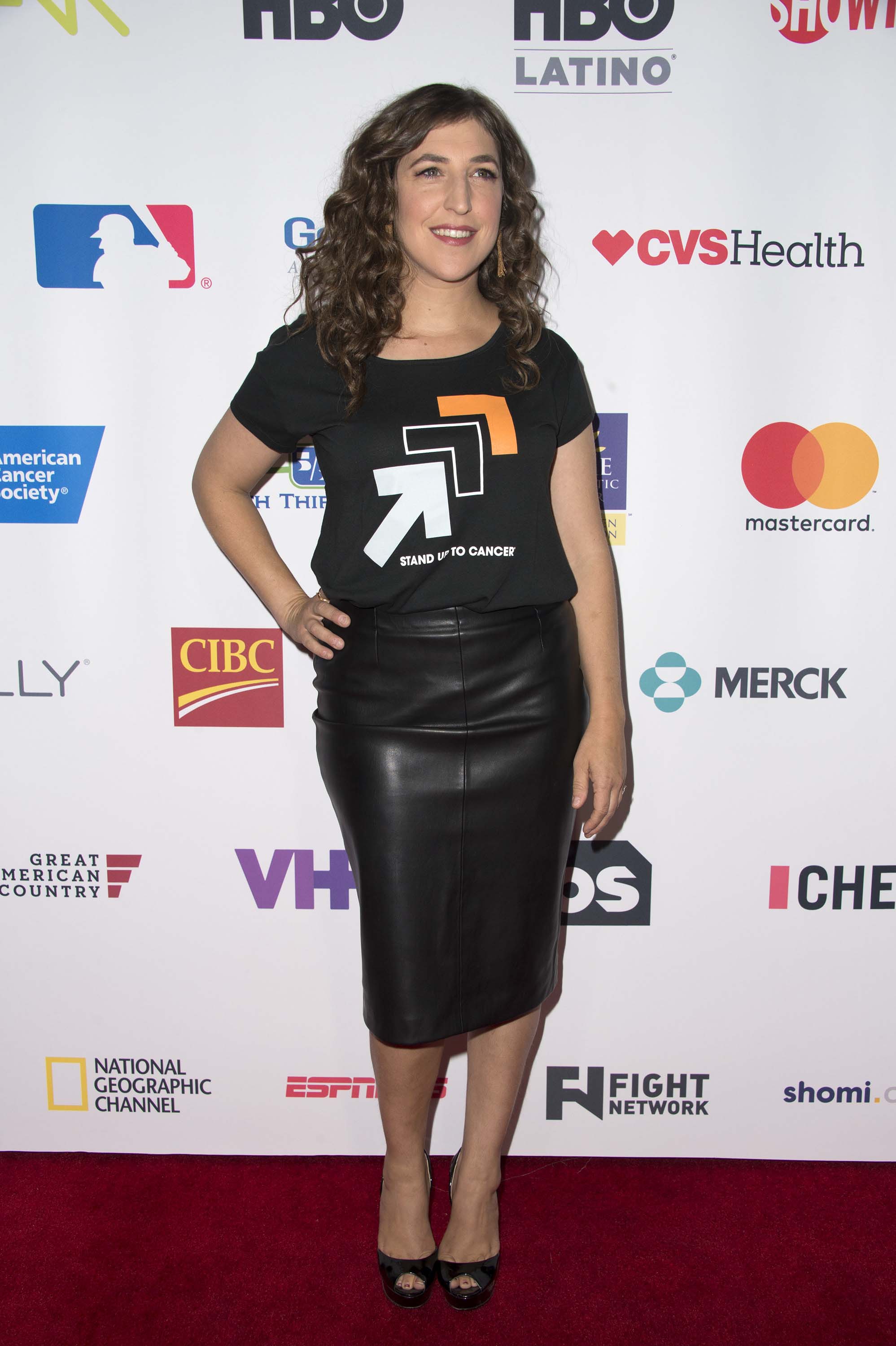 Mayim Bialik attends 5th Biennial Stand Up To Cancer