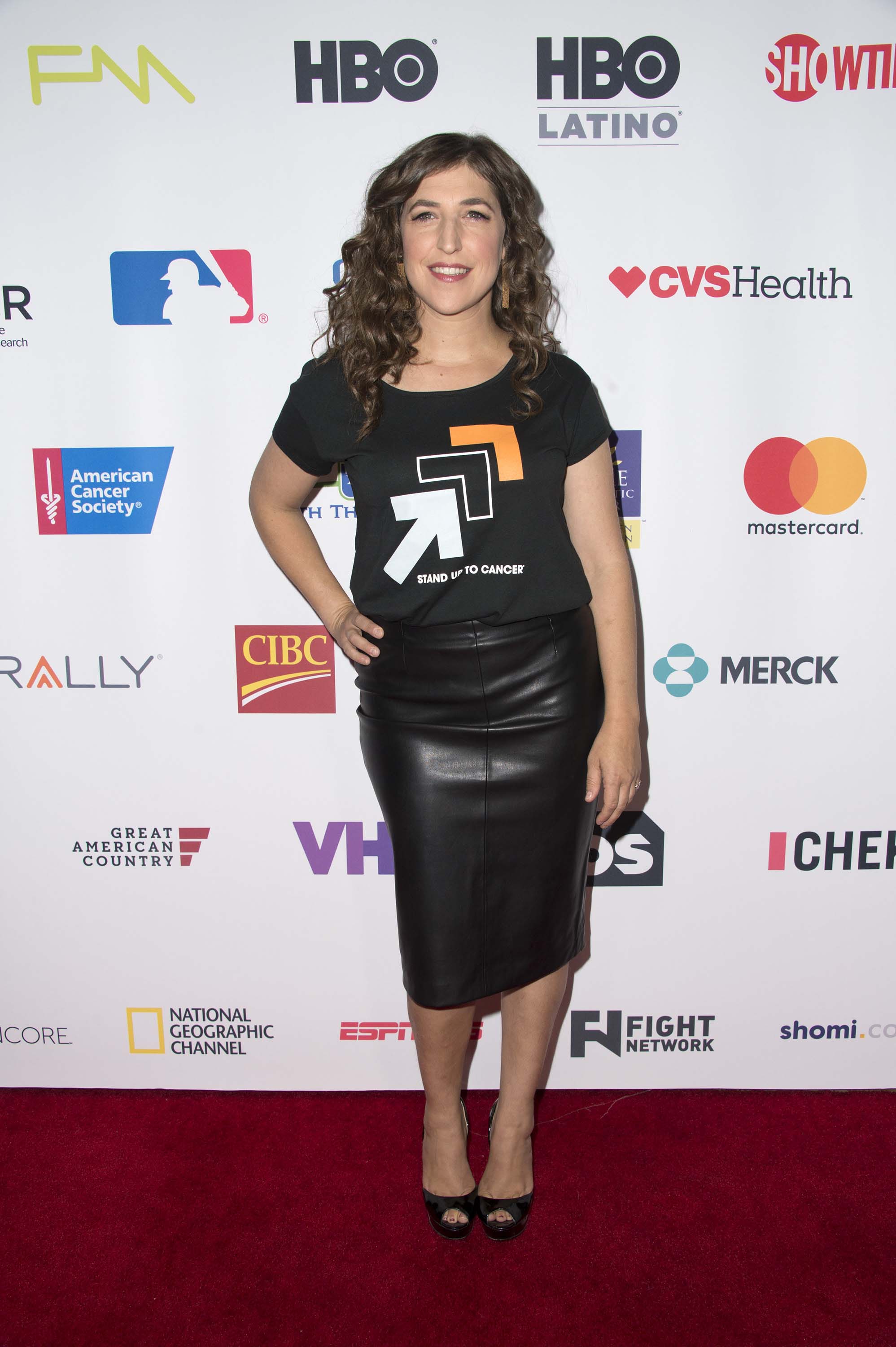 Mayim Bialik attends 5th Biennial Stand Up To Cancer