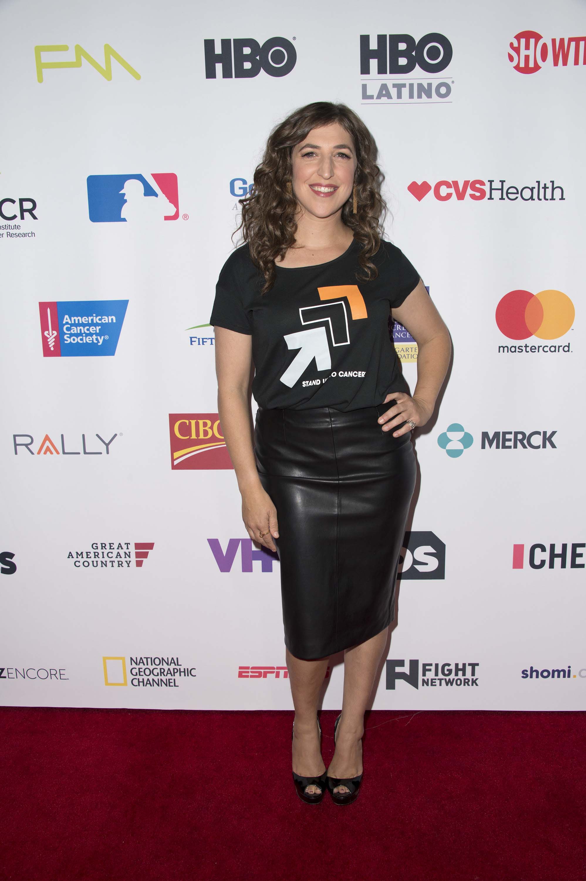 Mayim Bialik attends 5th Biennial Stand Up To Cancer