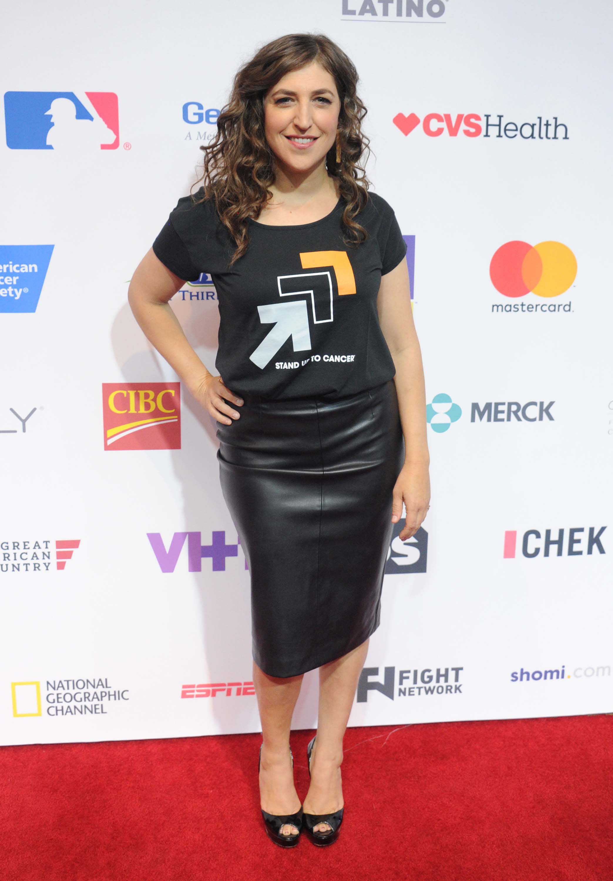 Mayim Bialik attends 5th Biennial Stand Up To Cancer