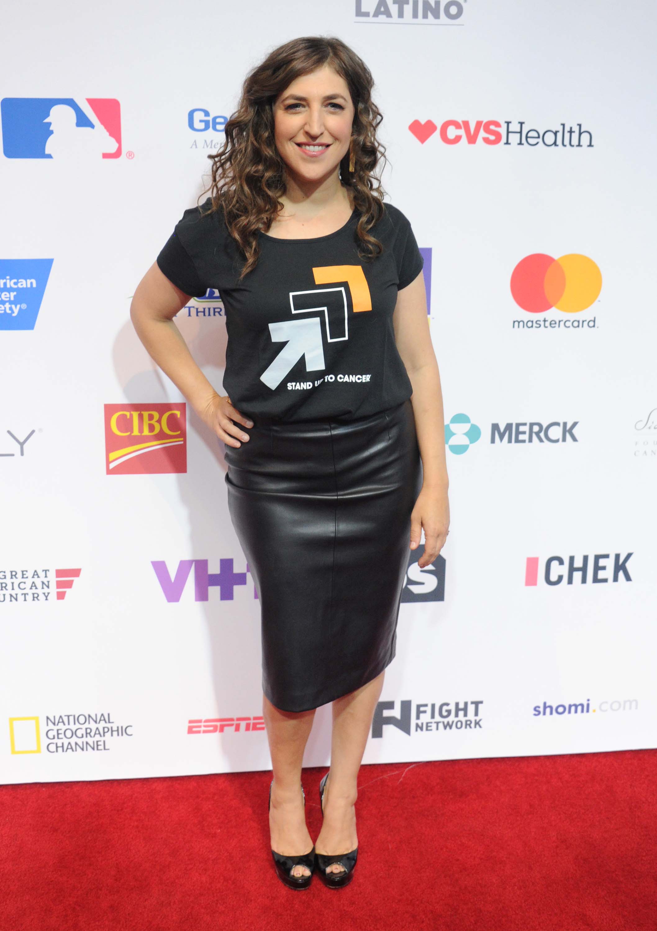 Mayim Bialik attends 5th Biennial Stand Up To Cancer