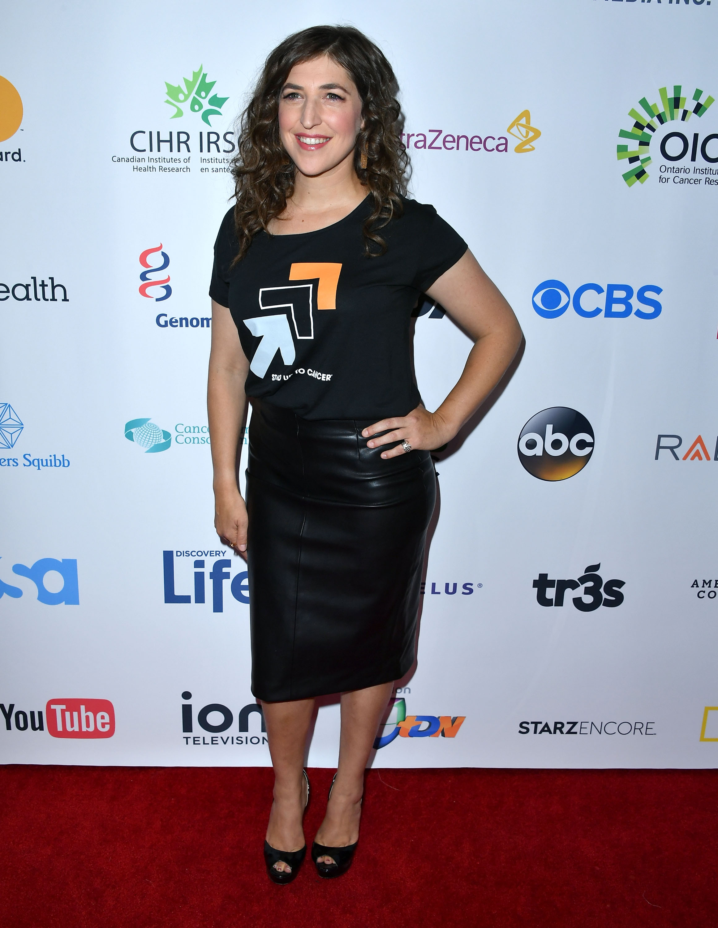 Mayim Bialik attends 5th Biennial Stand Up To Cancer