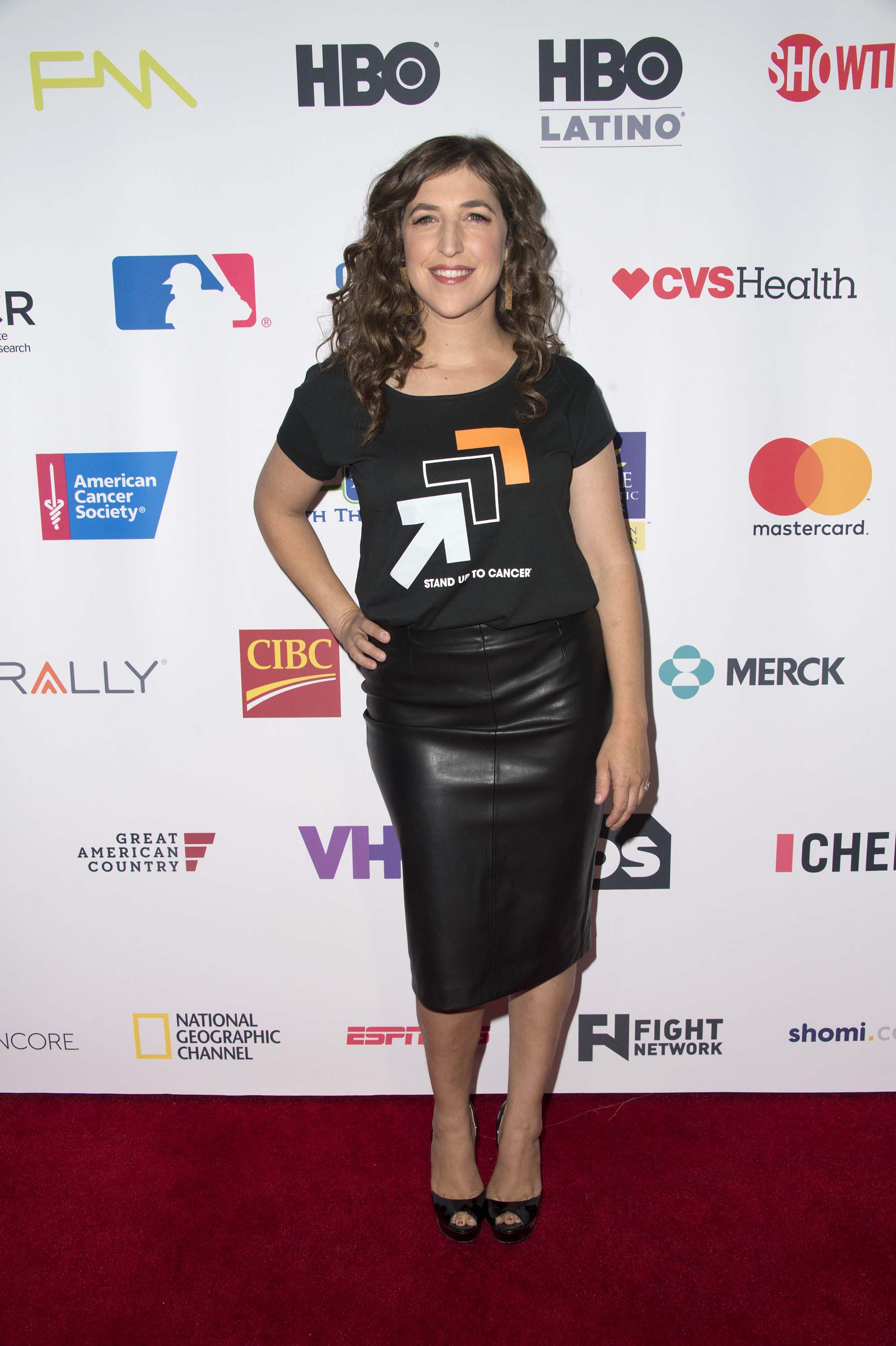 Mayim Bialik attends 5th Biennial Stand Up To Cancer