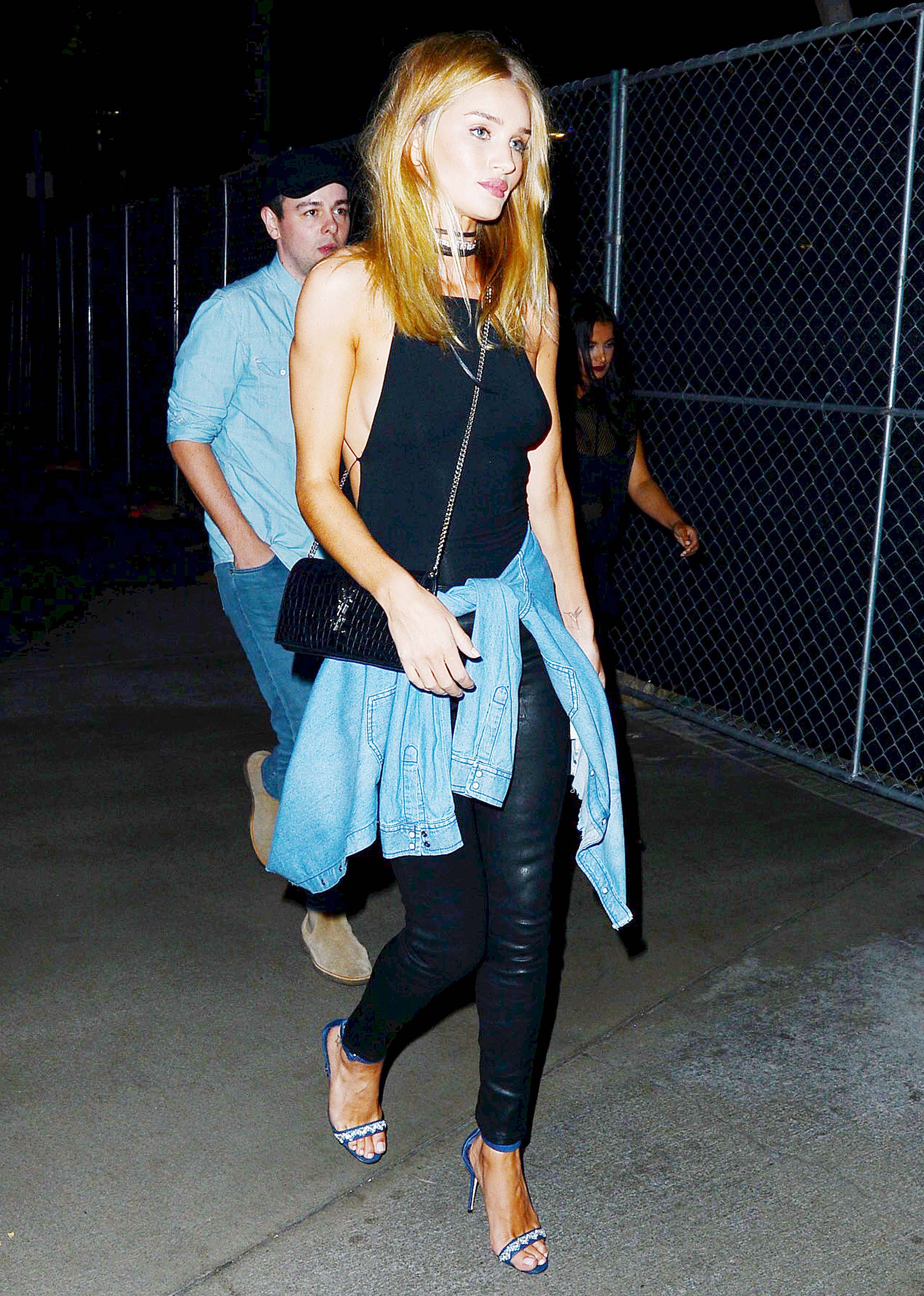 Rosie Huntington-Whiteley arriving at Drake’s Concert