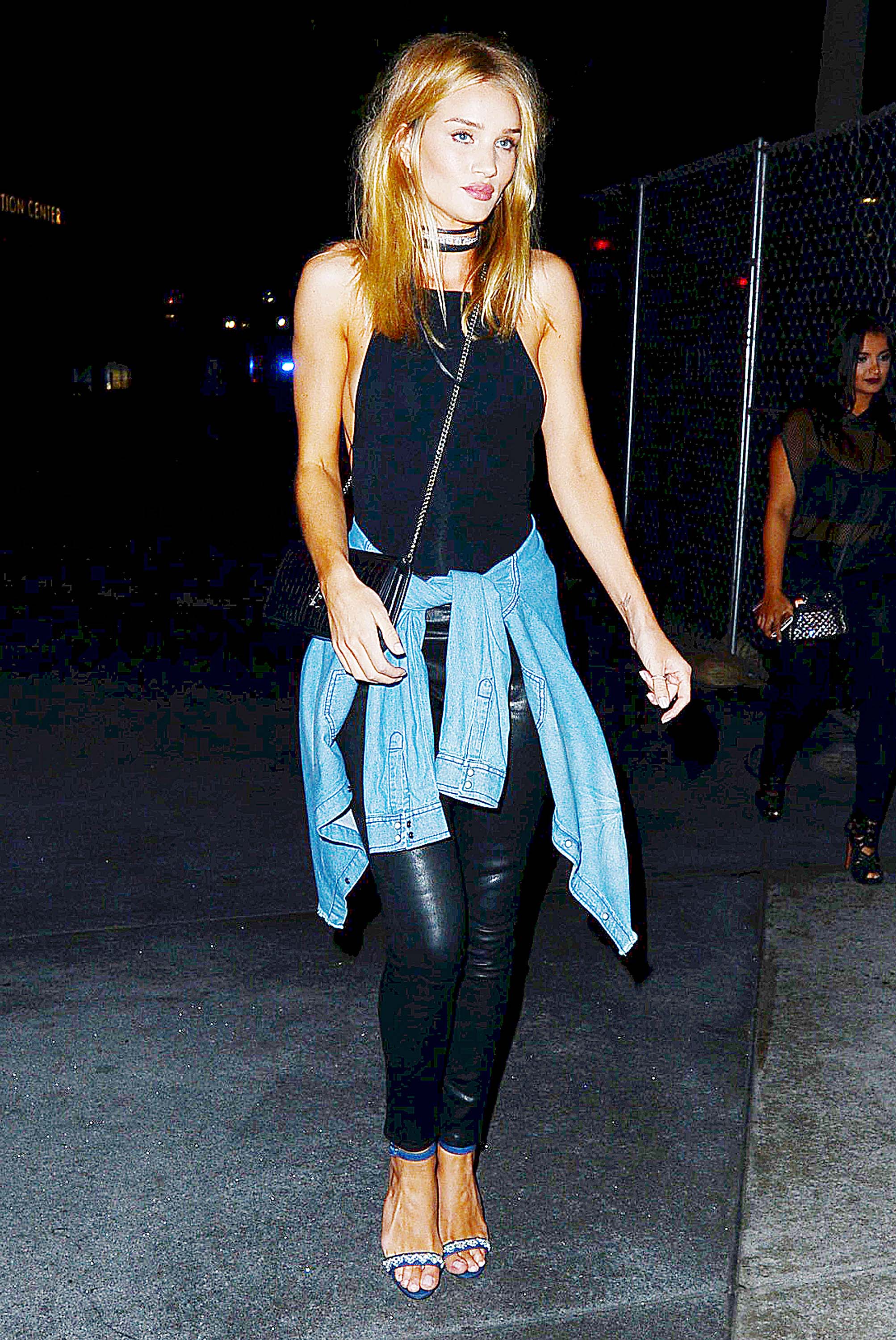 Rosie Huntington-Whiteley arriving at Drake’s Concert