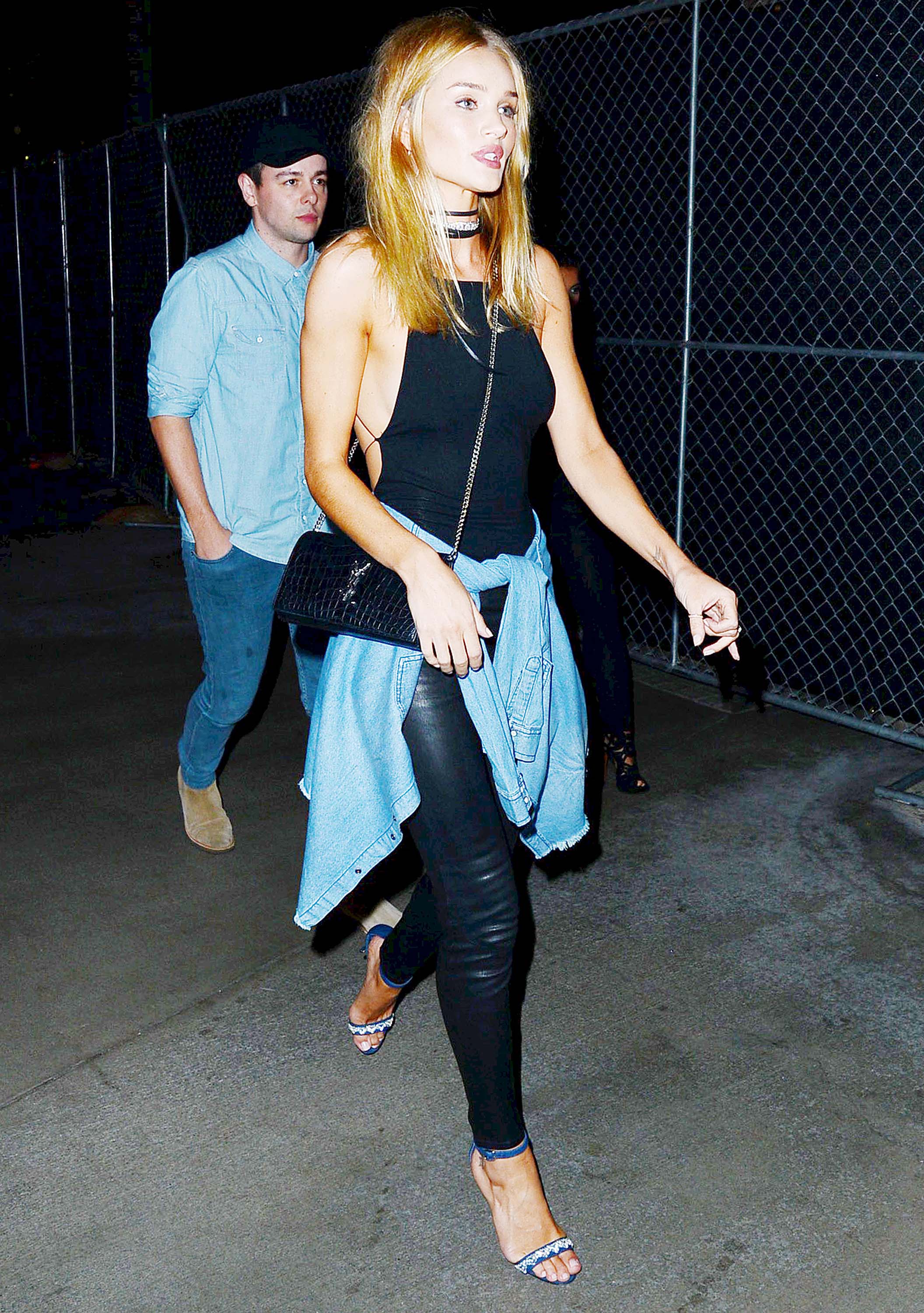 Rosie Huntington-Whiteley arriving at Drake’s Concert